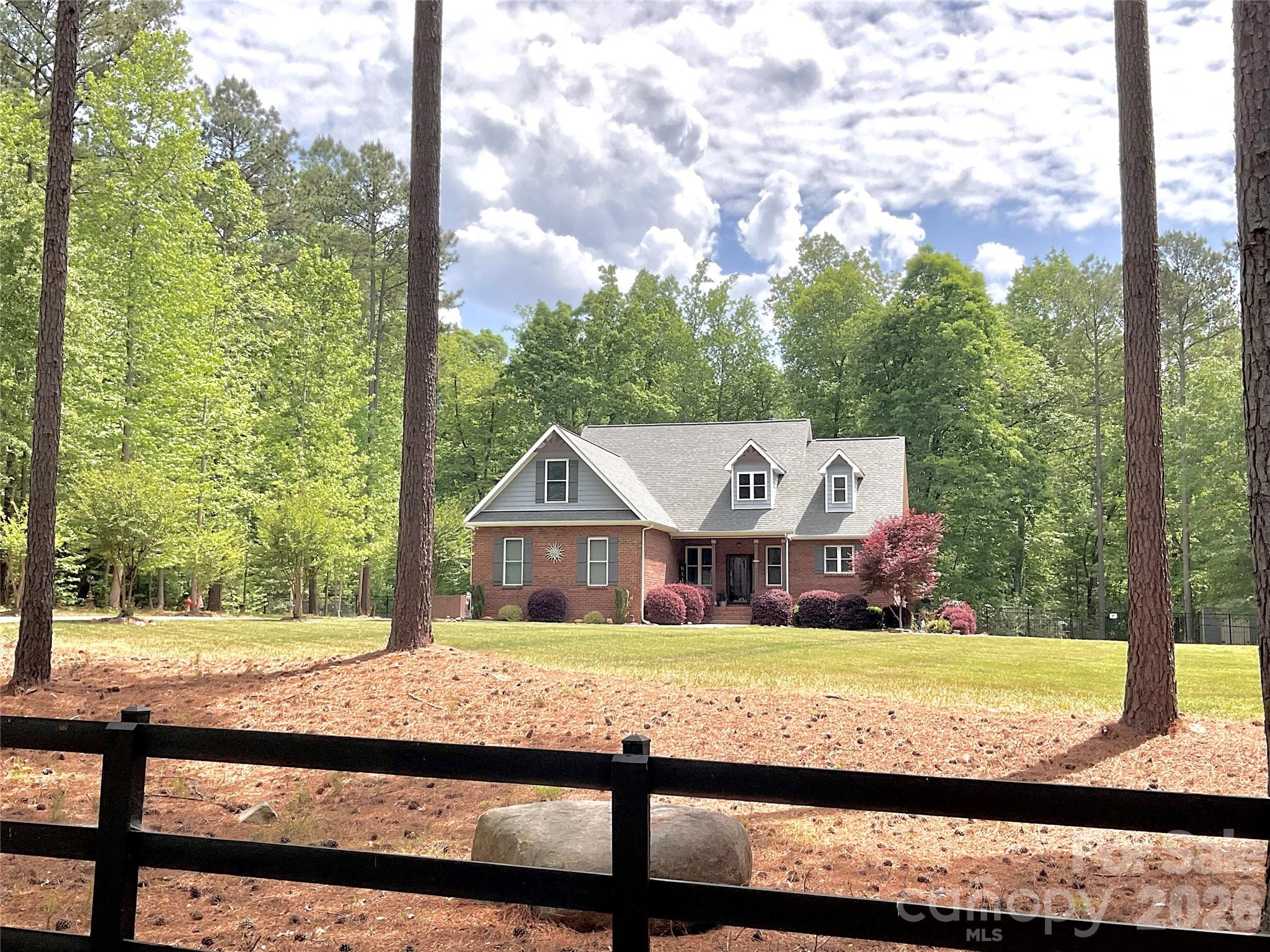 790 Brandon Road — Clover