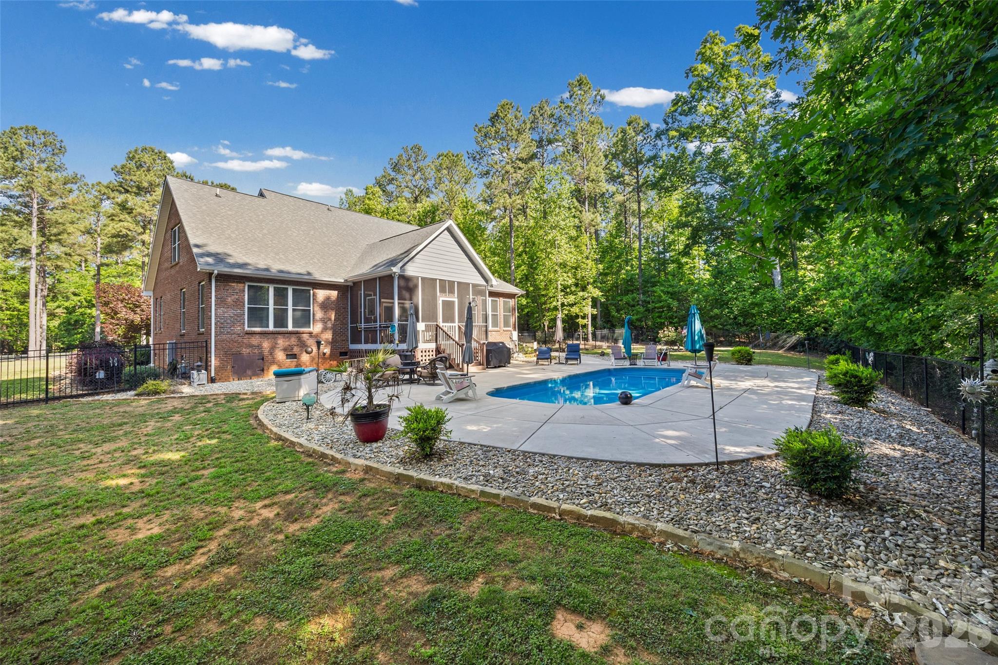 790 Brandon Road — Clover