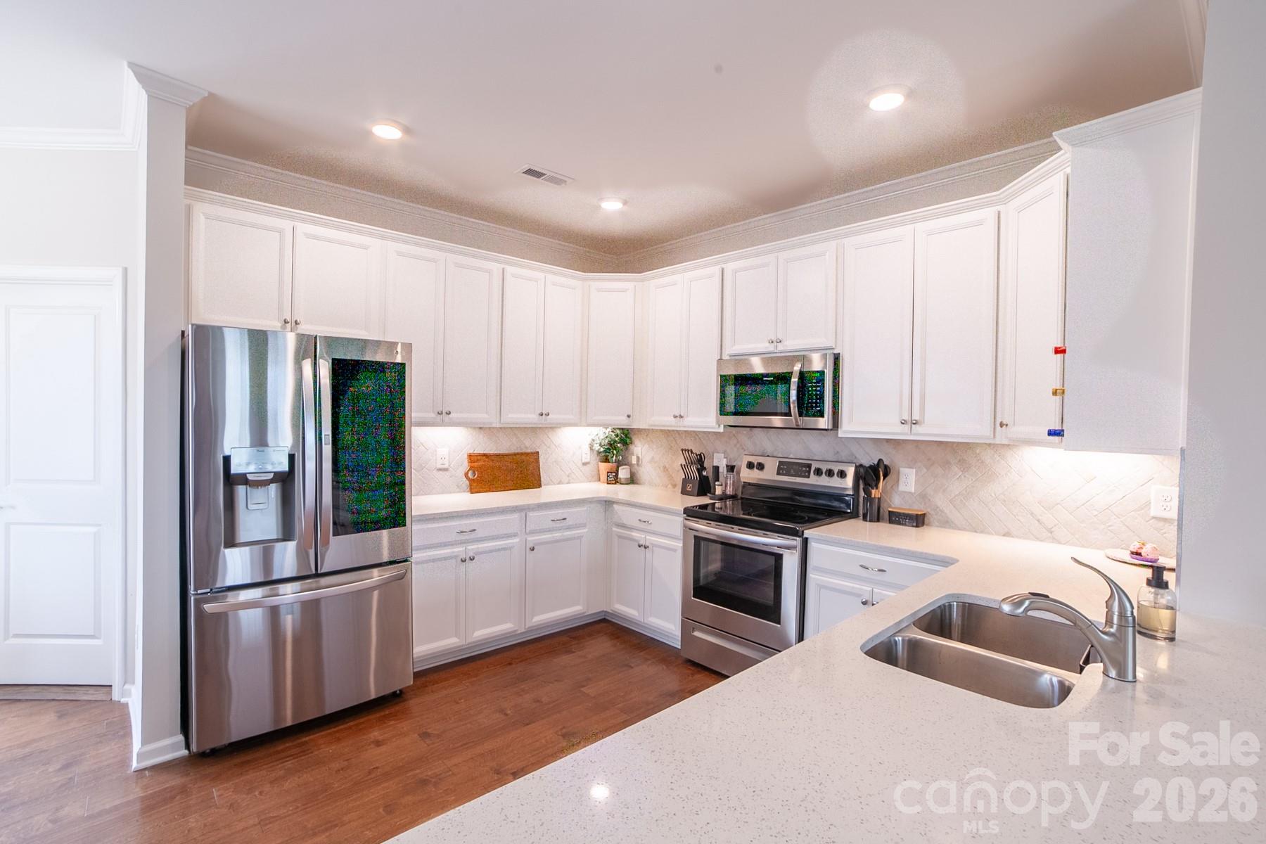 100 Linestowe Drive — Belmont