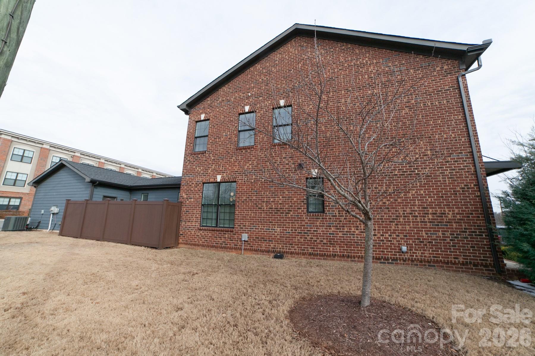 100 Linestowe Drive — Belmont