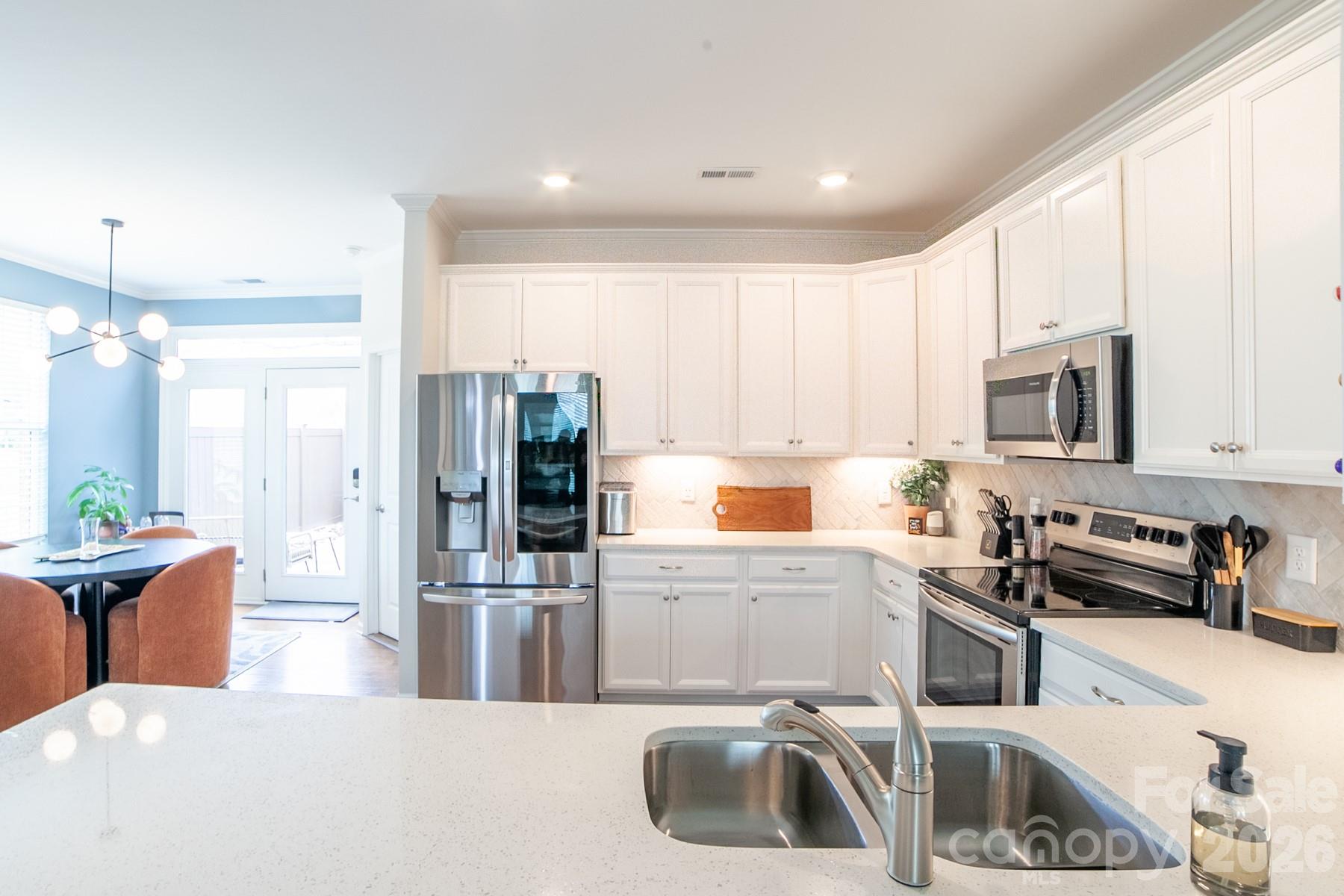 100 Linestowe Drive — Belmont