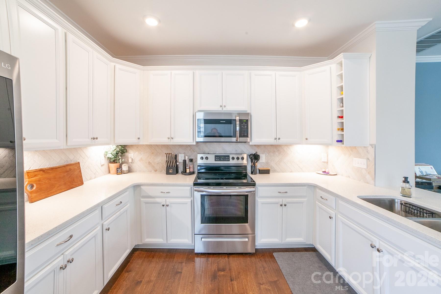 100 Linestowe Drive — Belmont