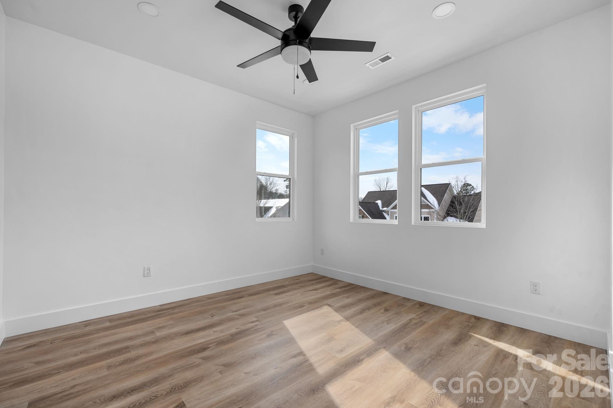 1207 39th Avenue NE — Hickory