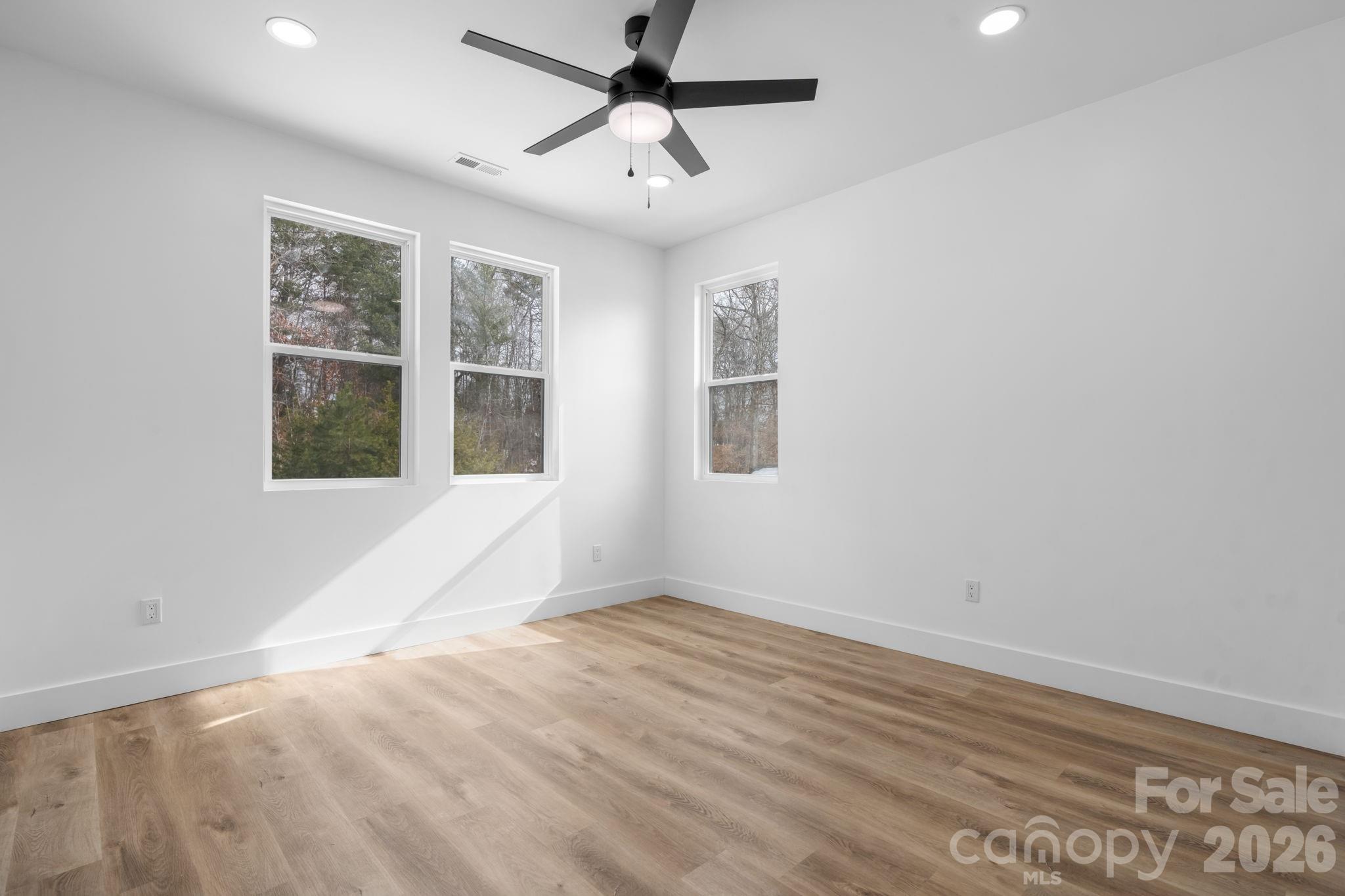 1207 39th Avenue NE — Hickory