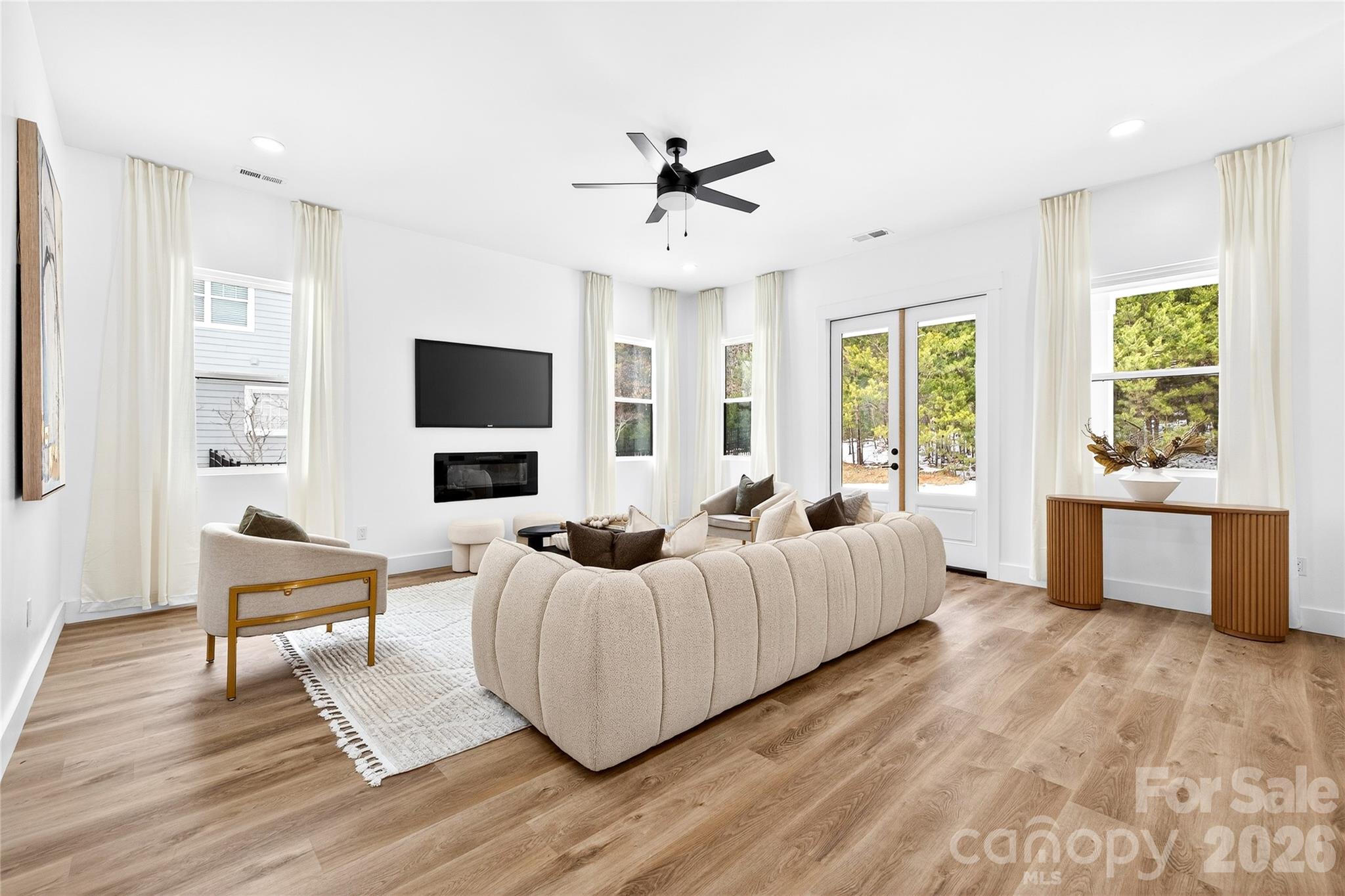 1207 39th Avenue NE — Hickory