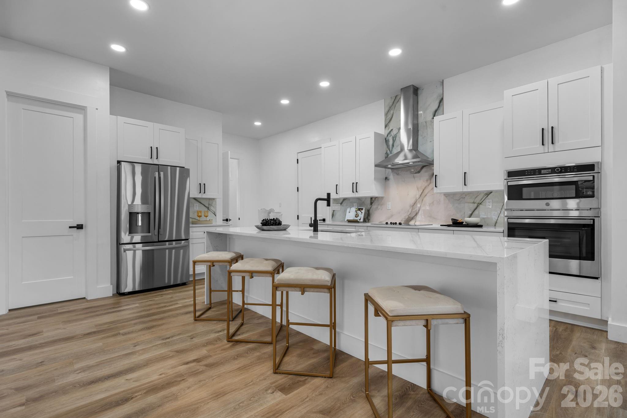 1207 39th Avenue NE — Hickory