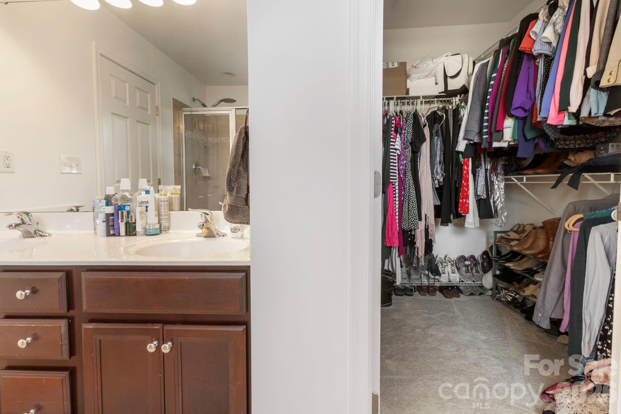 2318 Whitford Lane — Charlotte