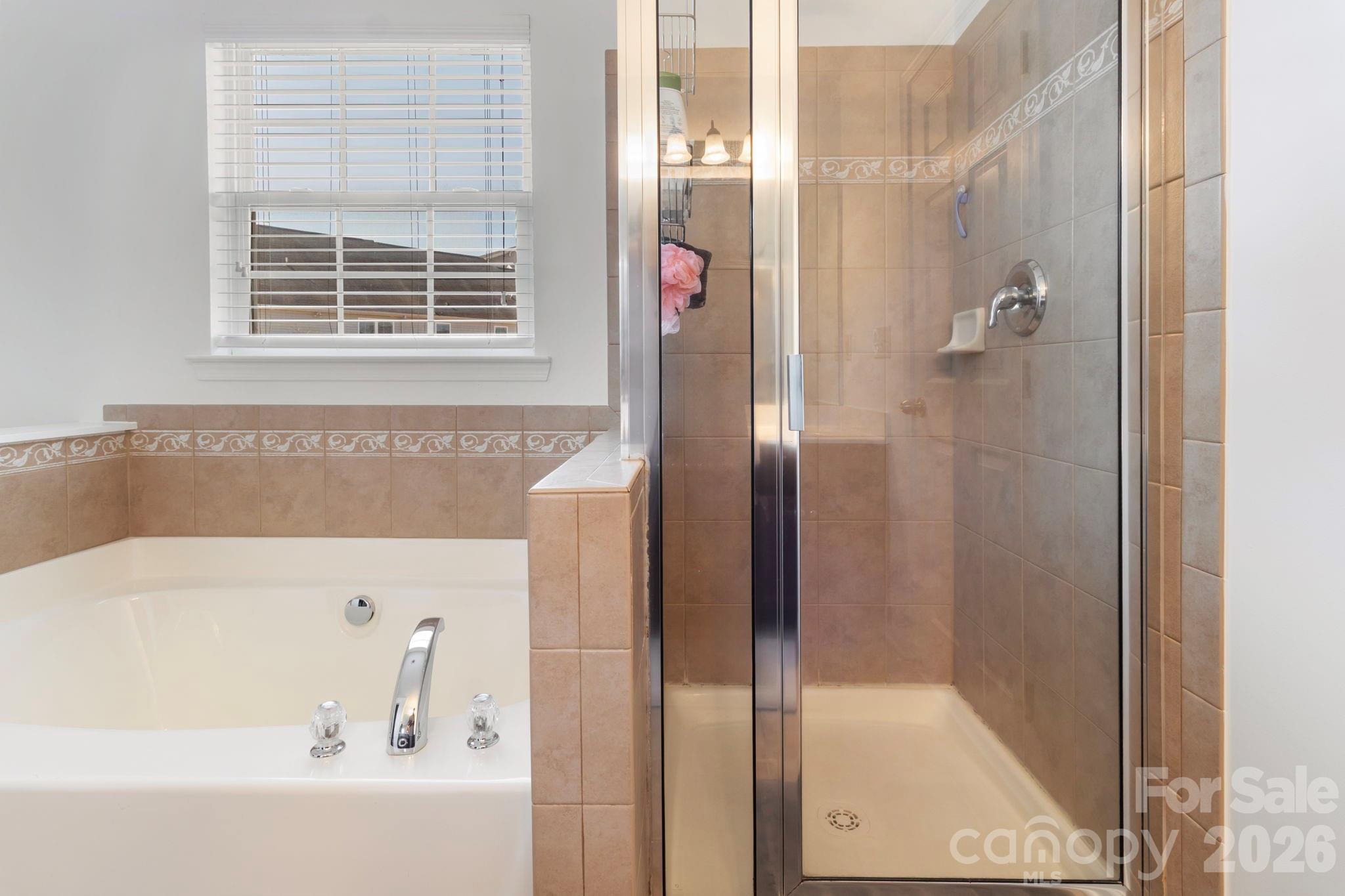 2318 Whitford Lane — Charlotte