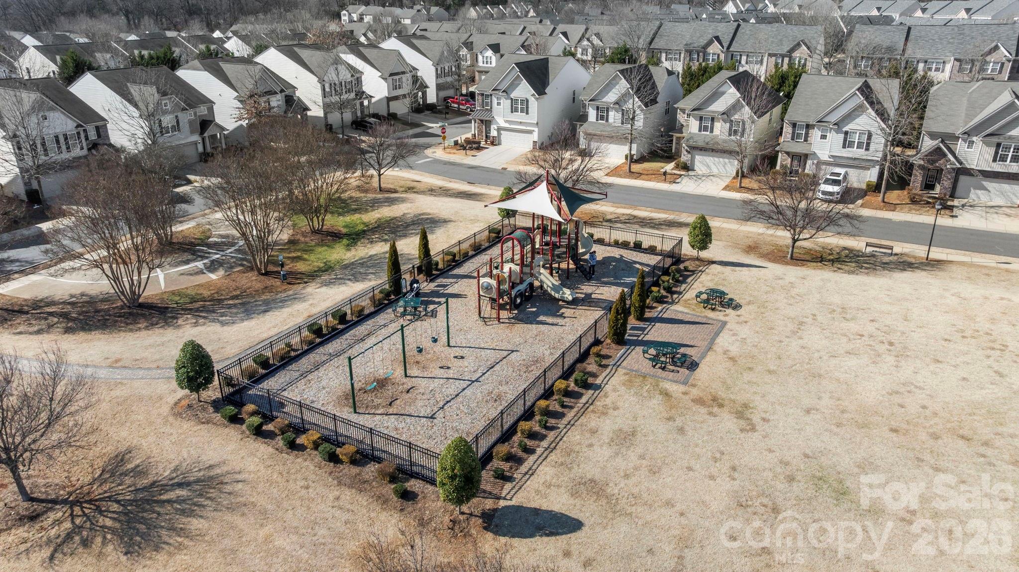 2318 Whitford Lane — Charlotte