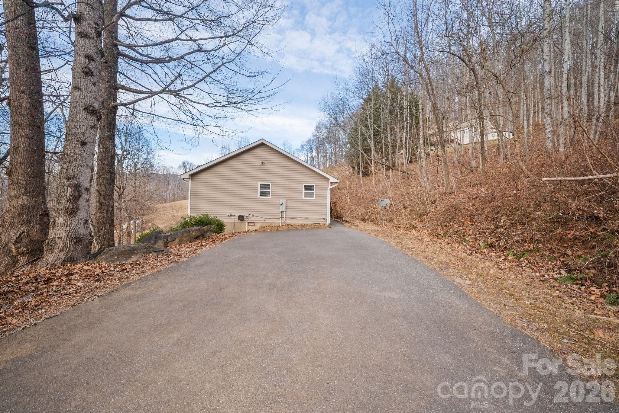 76 Hershel Lane — Swannanoa