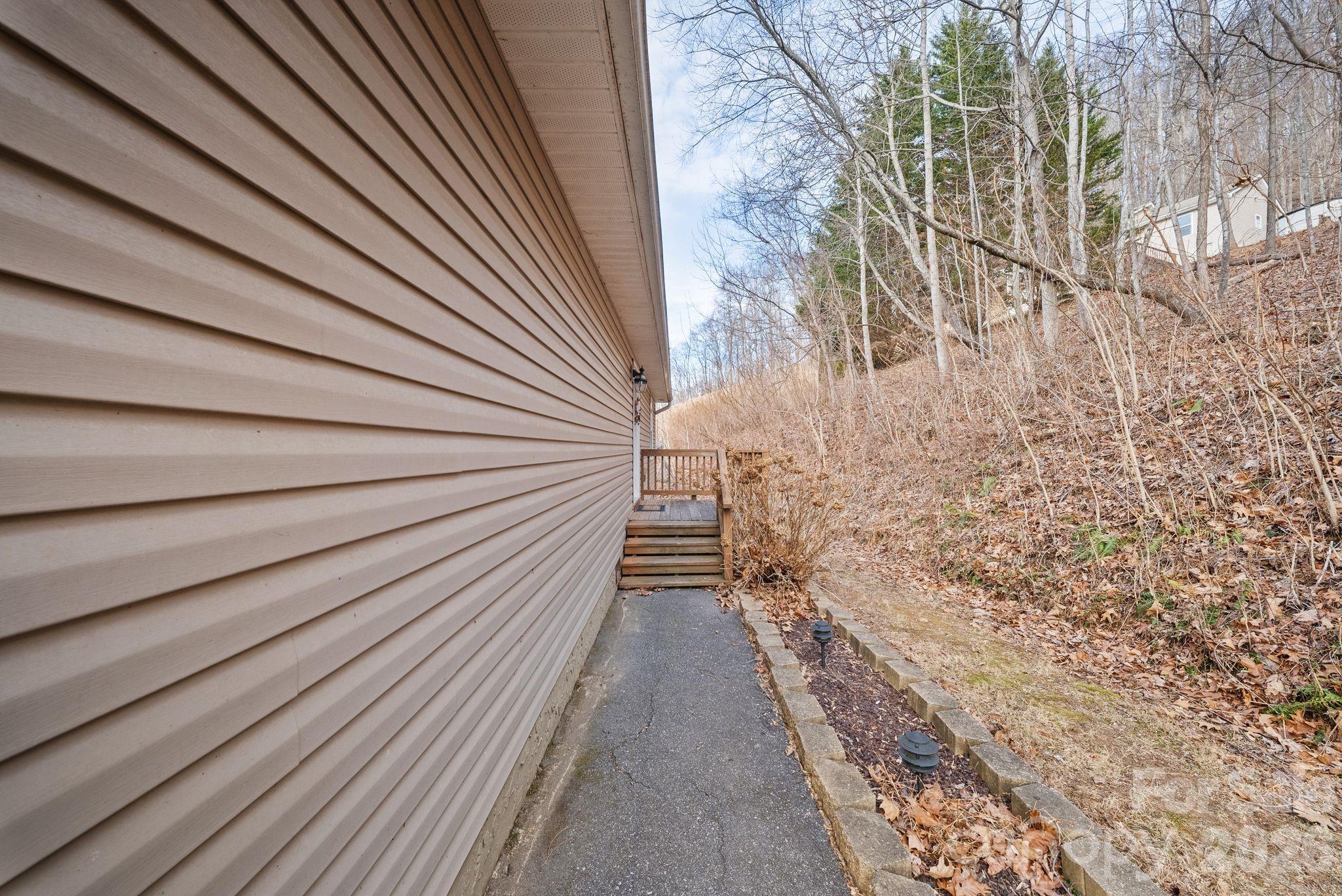 76 Hershel Lane — Swannanoa