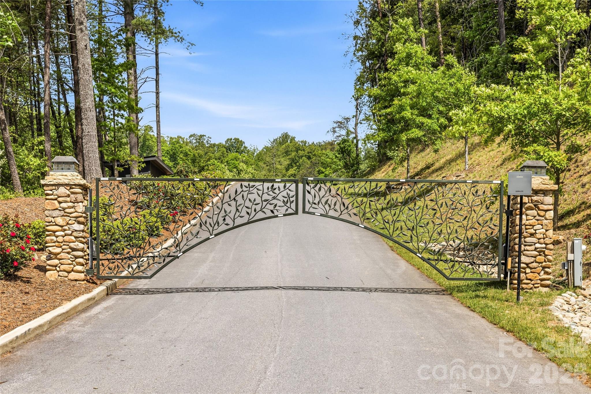 162 Riverbend Forest Drive — Asheville