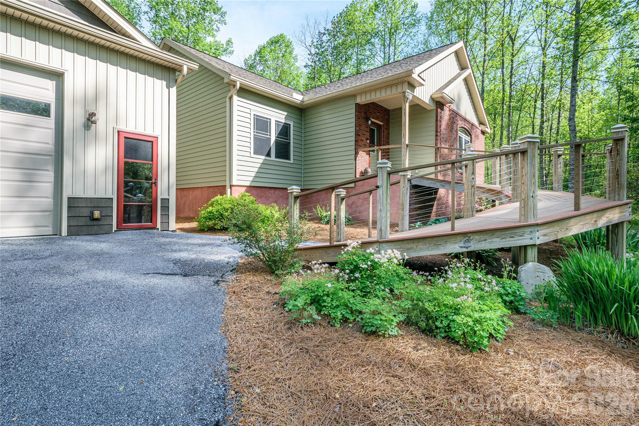 281 Ewbank Road — Etowah