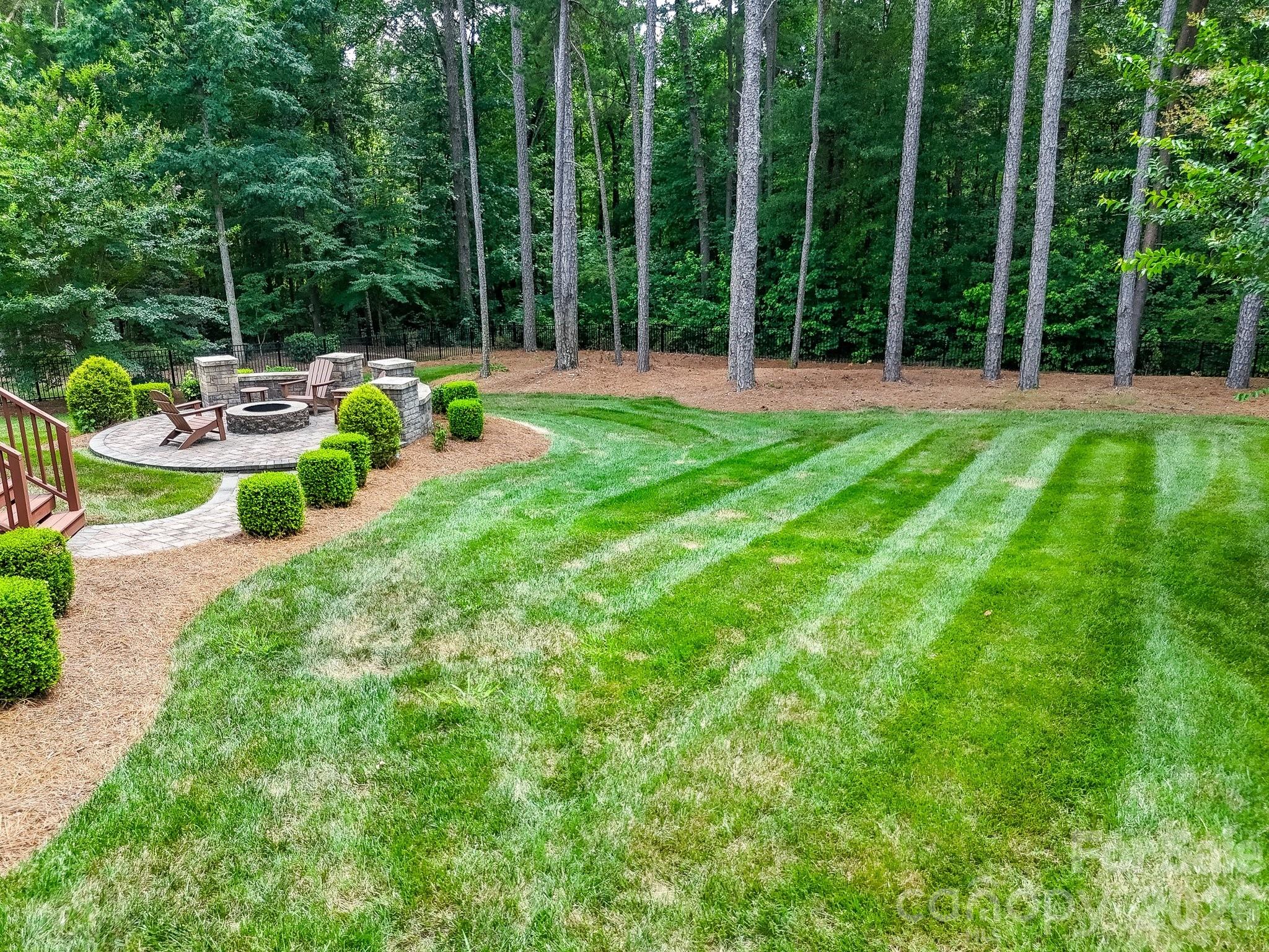 1209 Vickery Drive — Matthews