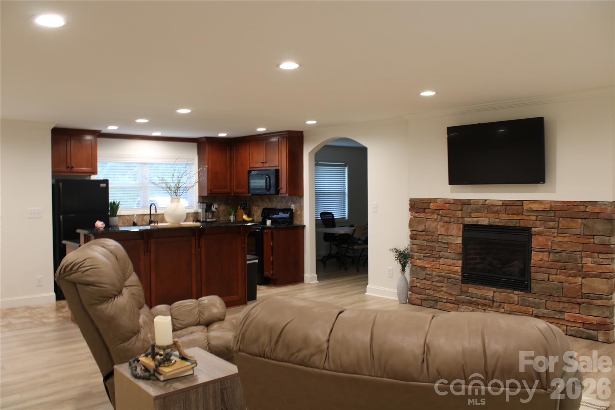 22055 Oakwood Road — Albemarle