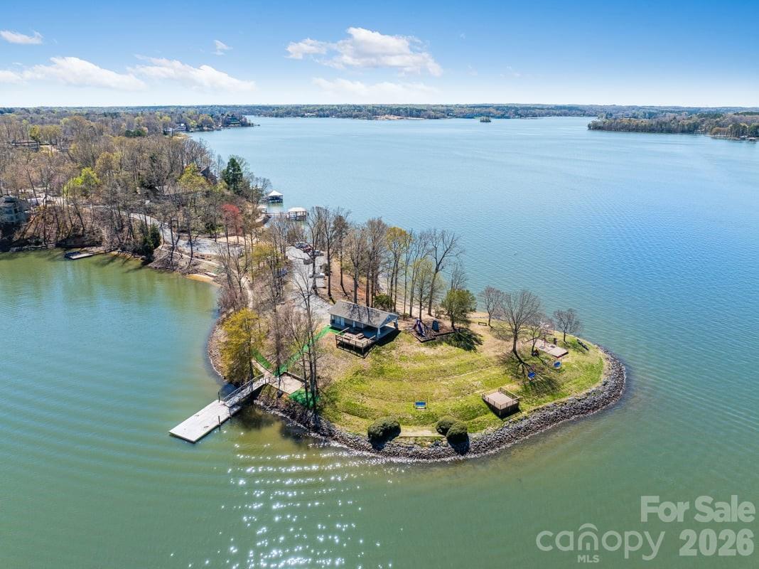 5026 Duval Circle — Tega Cay
