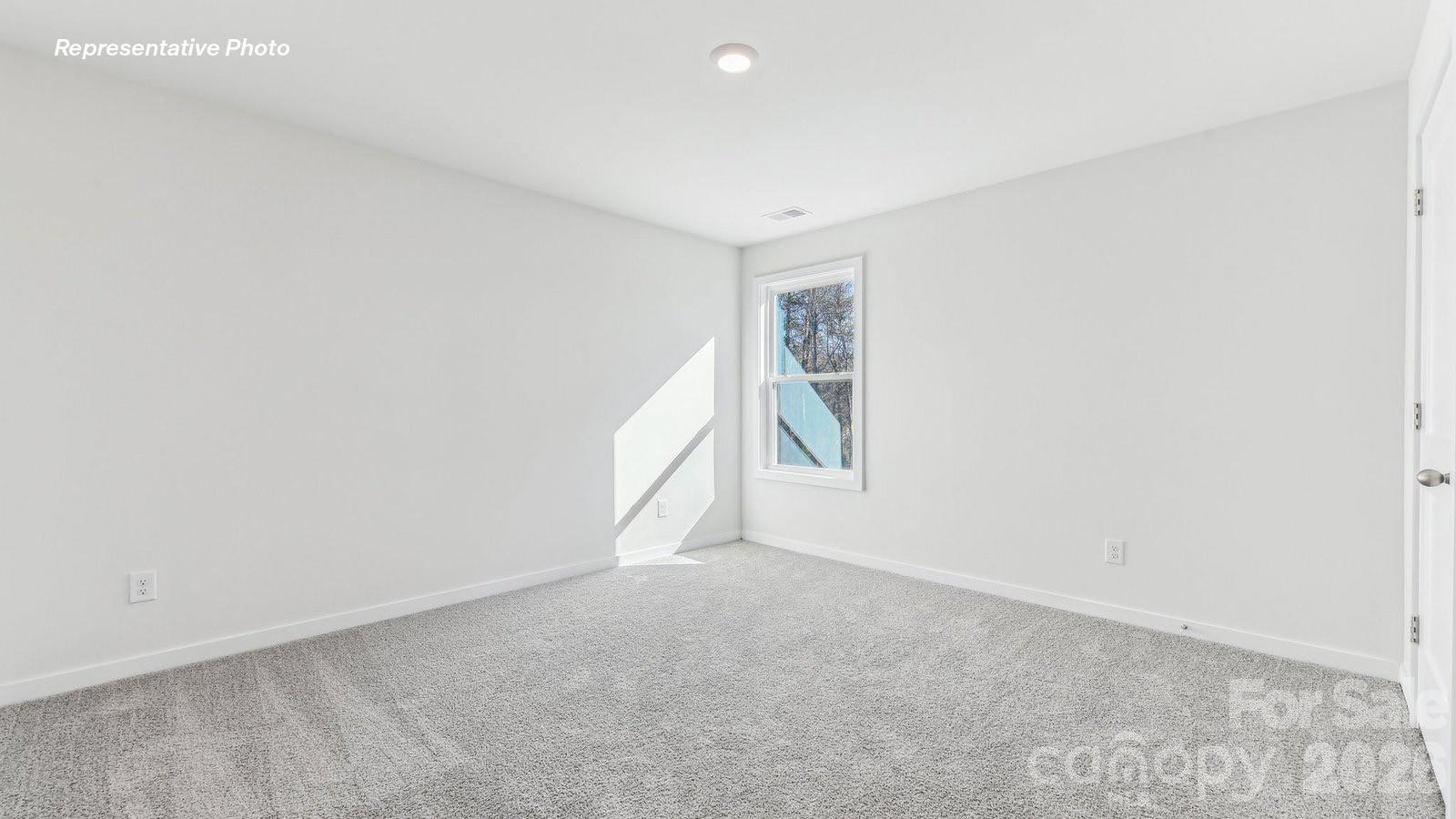2220 Keppel Court — York