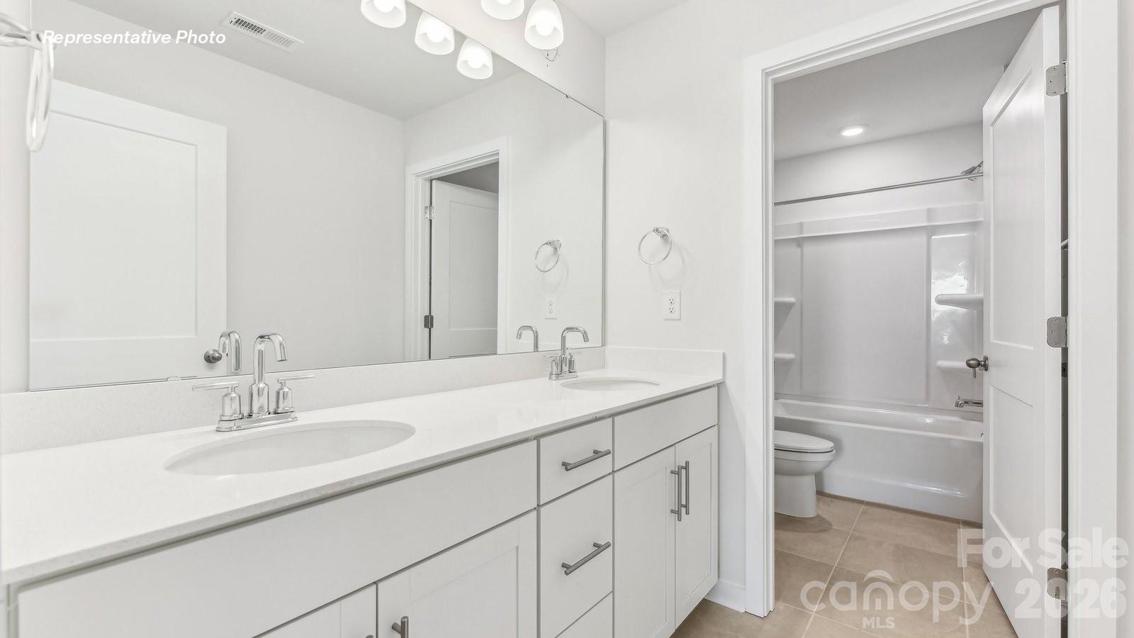 2220 Keppel Court — York
