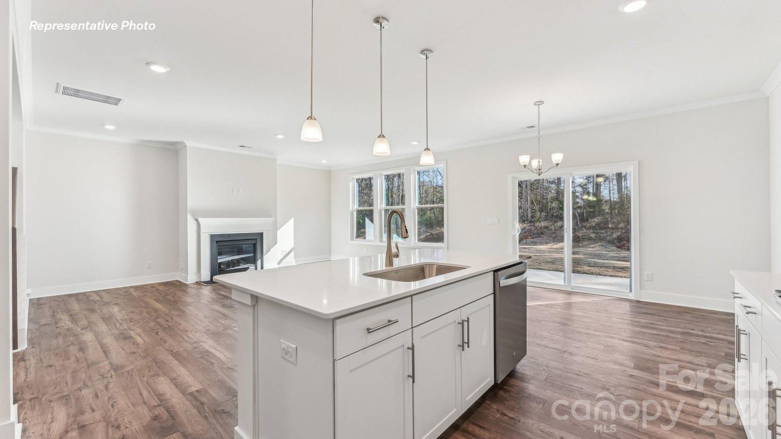 2220 Keppel Court — York