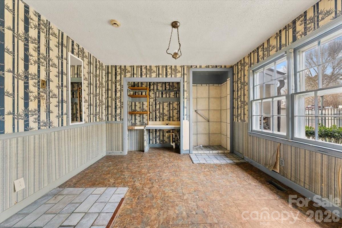 444 Craven Street — Star