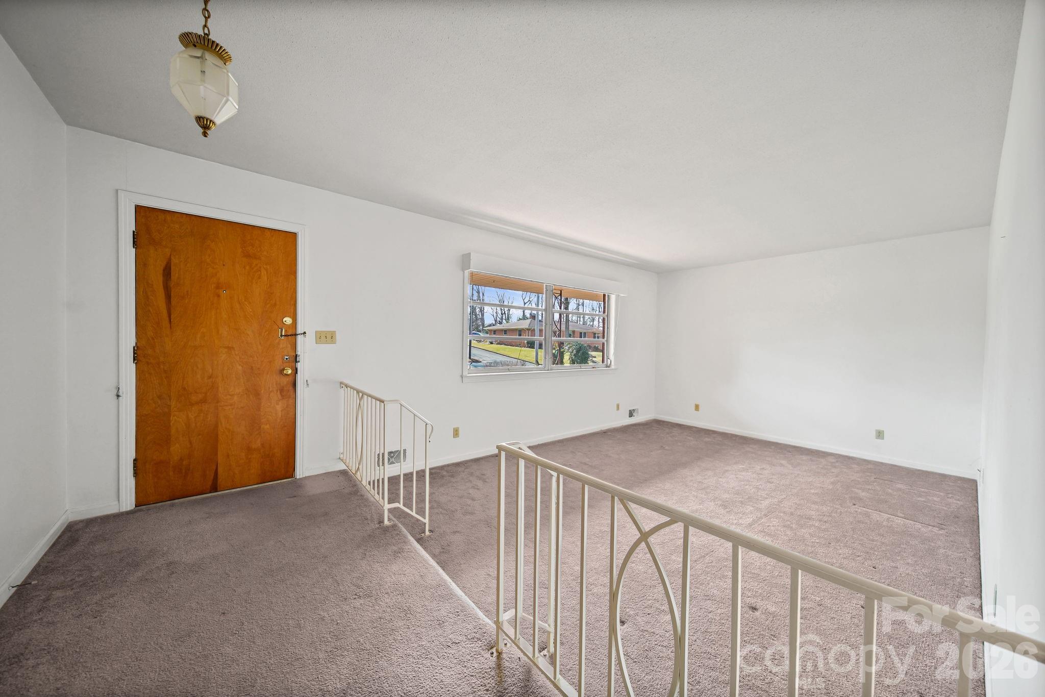701 E Oakwood Avenue — Albemarle