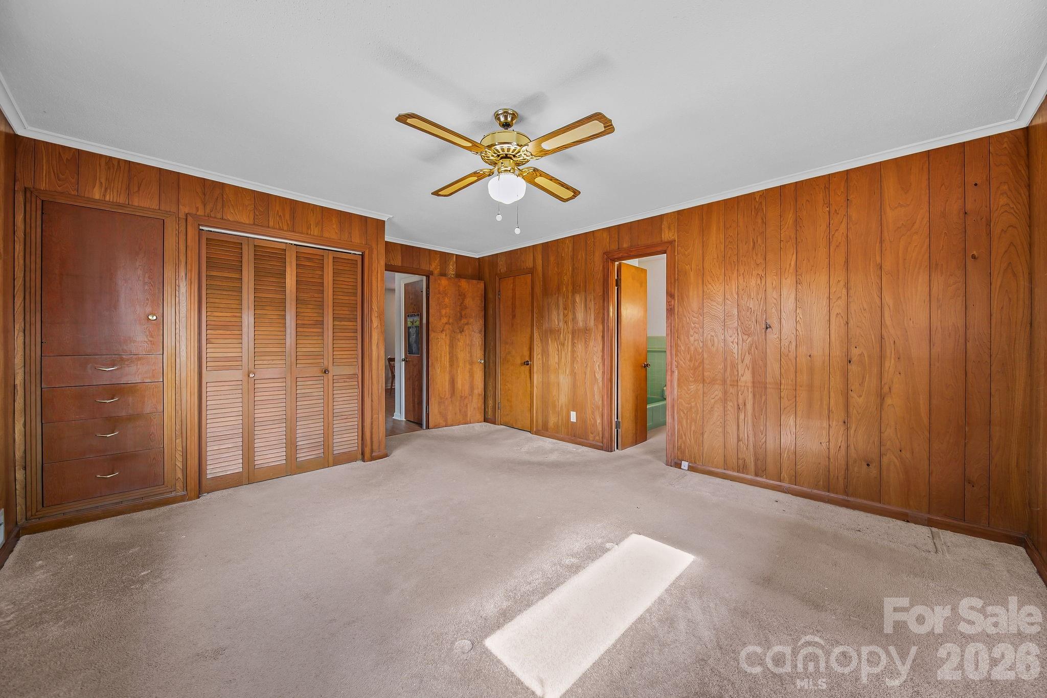 701 E Oakwood Avenue — Albemarle