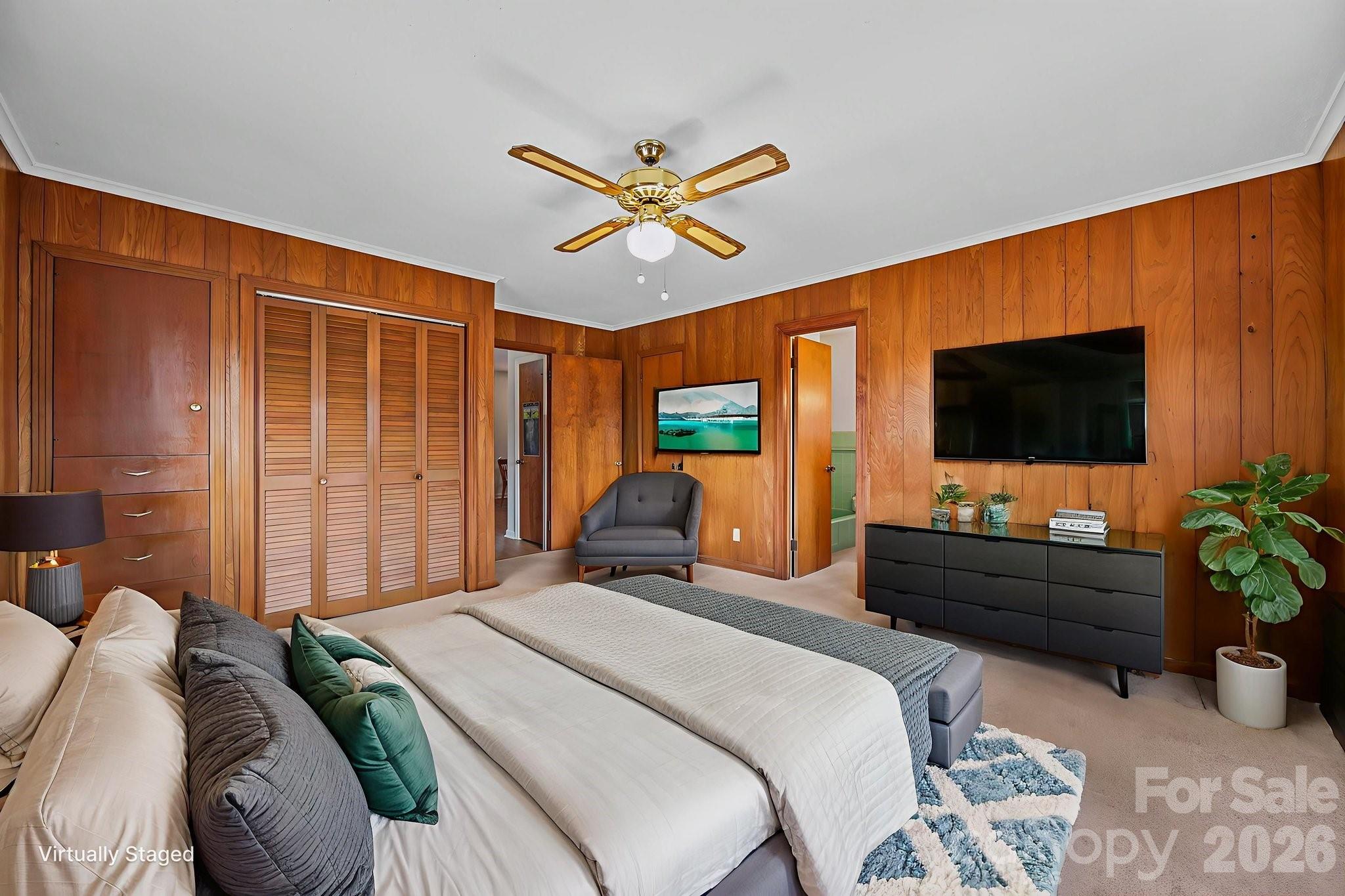 701 E Oakwood Avenue — Albemarle