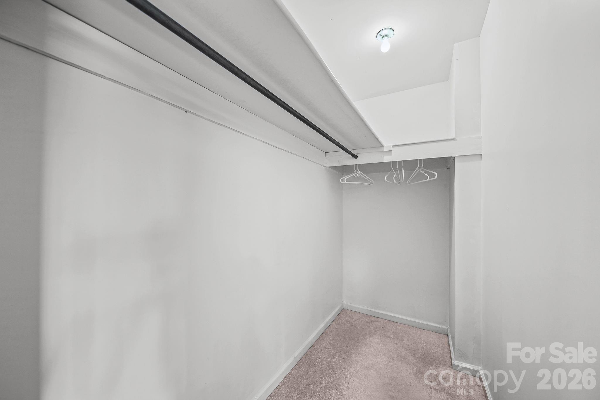 701 E Oakwood Avenue — Albemarle