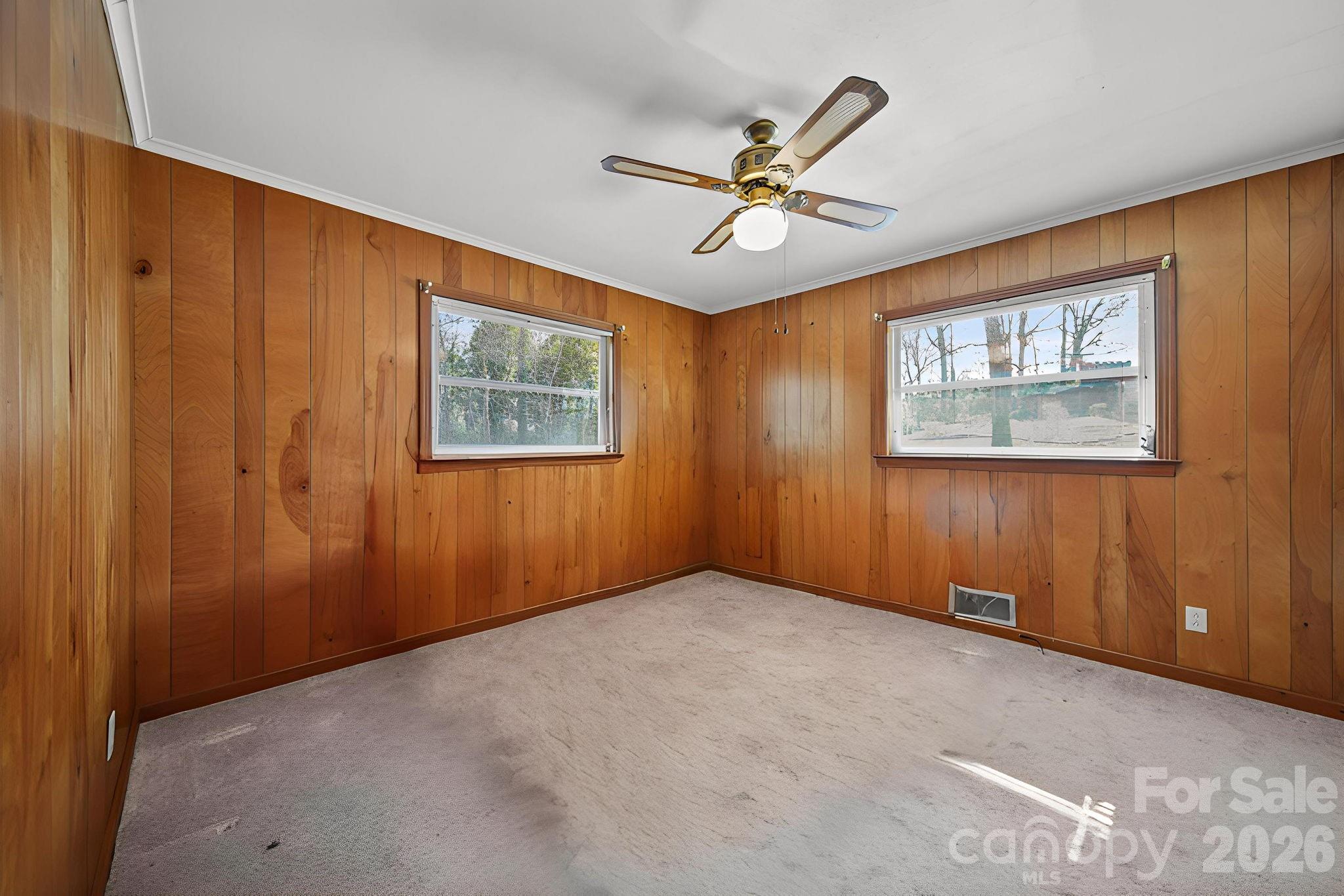 701 E Oakwood Avenue — Albemarle