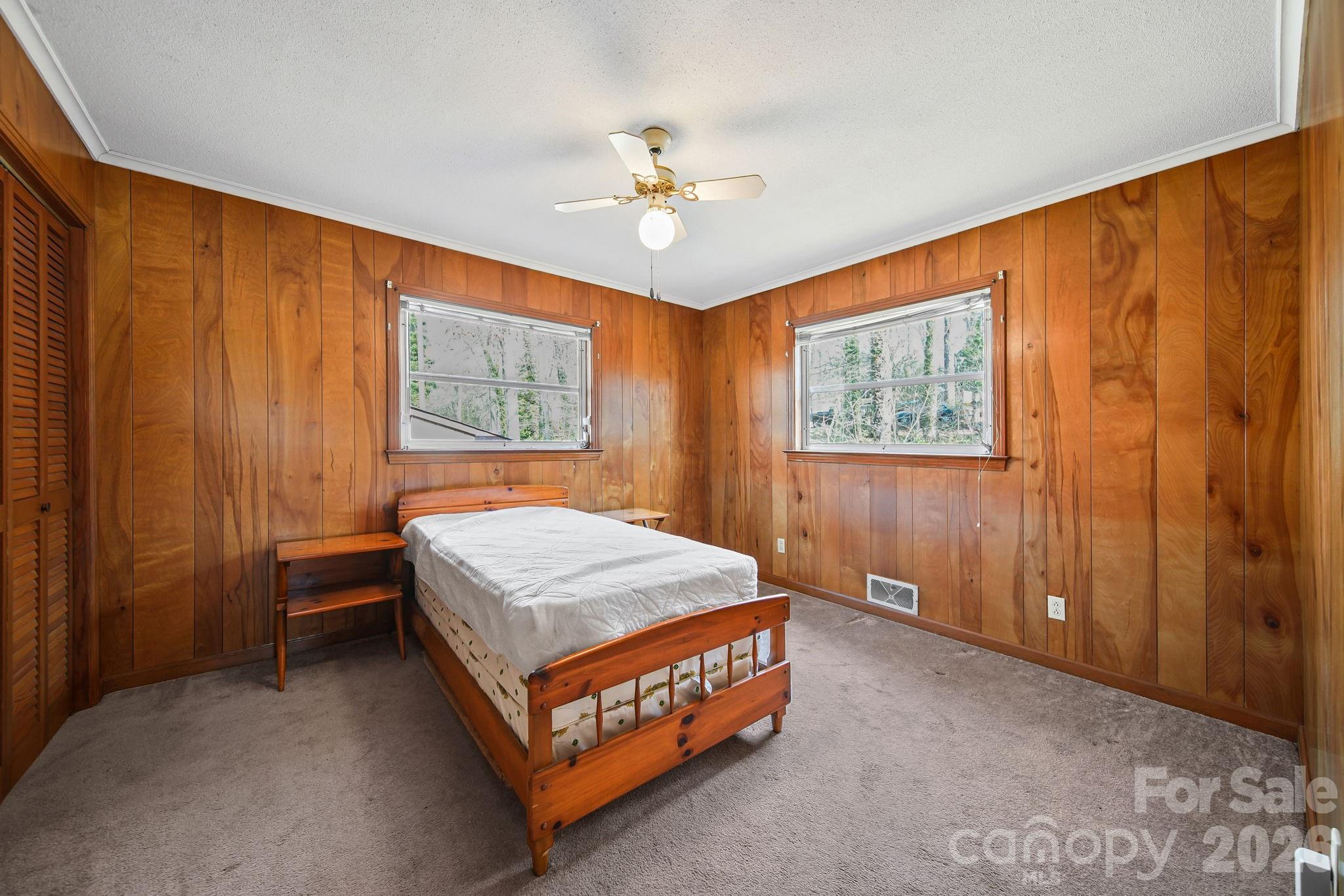 701 E Oakwood Avenue — Albemarle
