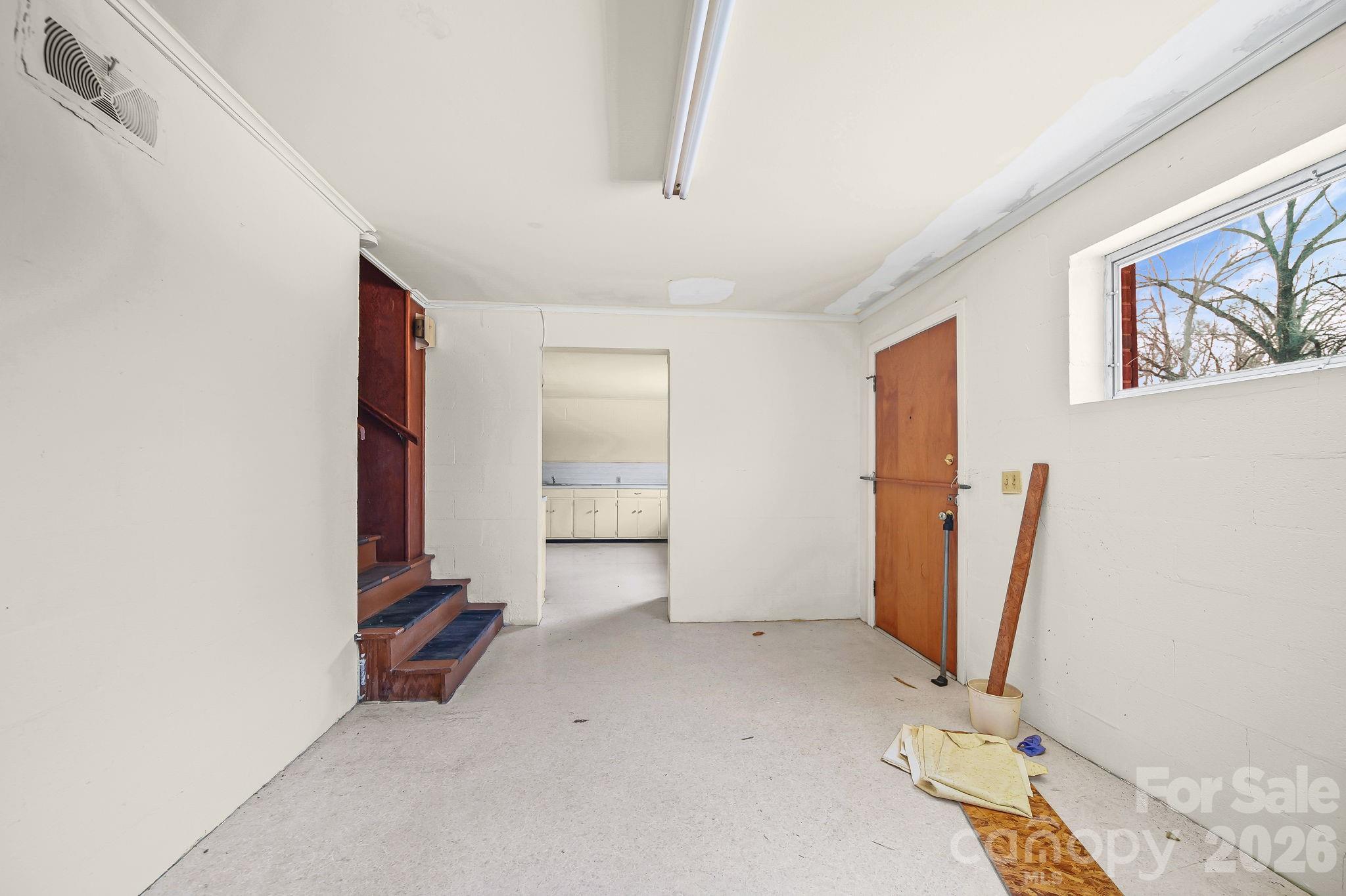701 E Oakwood Avenue — Albemarle