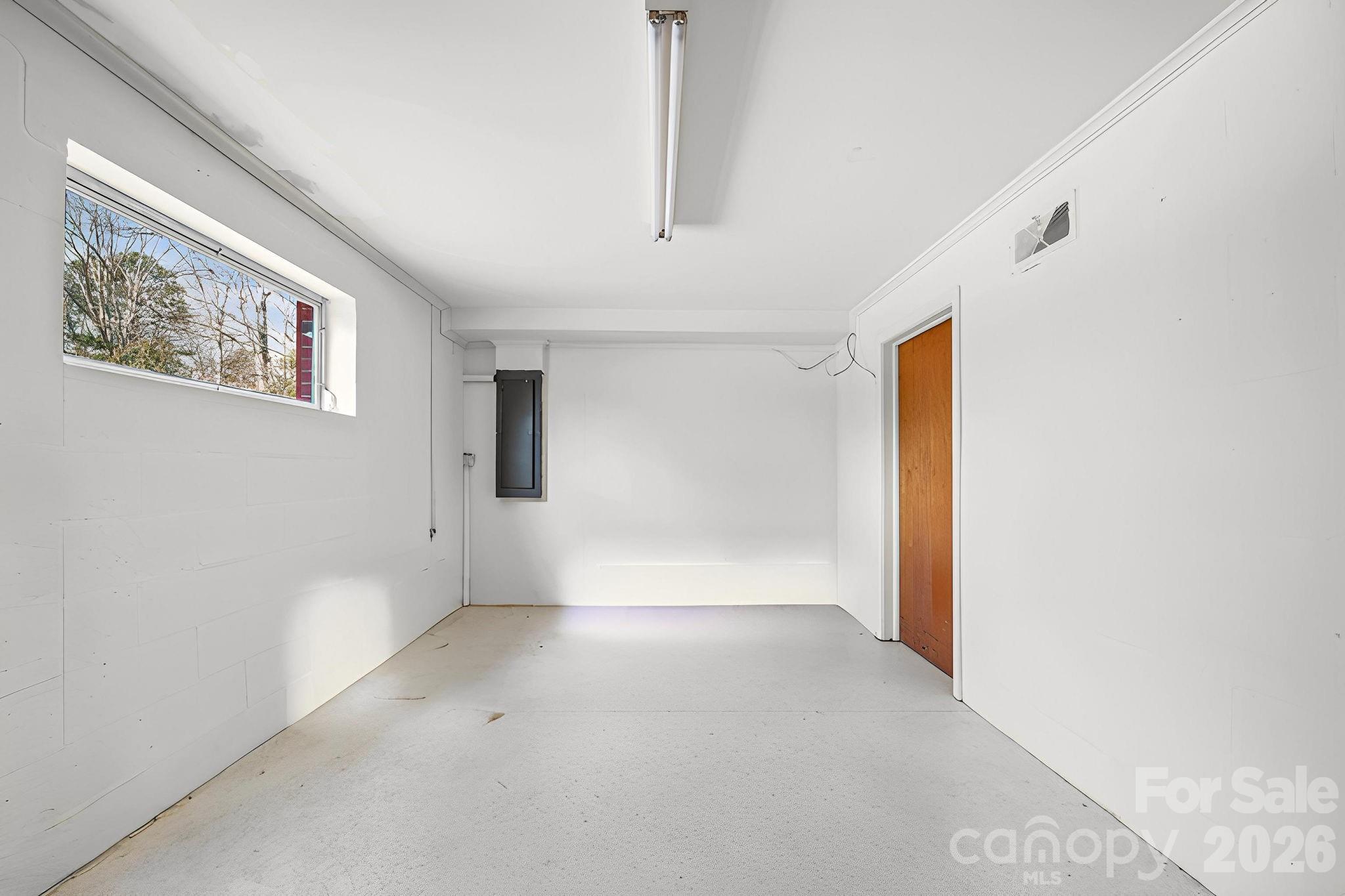 701 E Oakwood Avenue — Albemarle