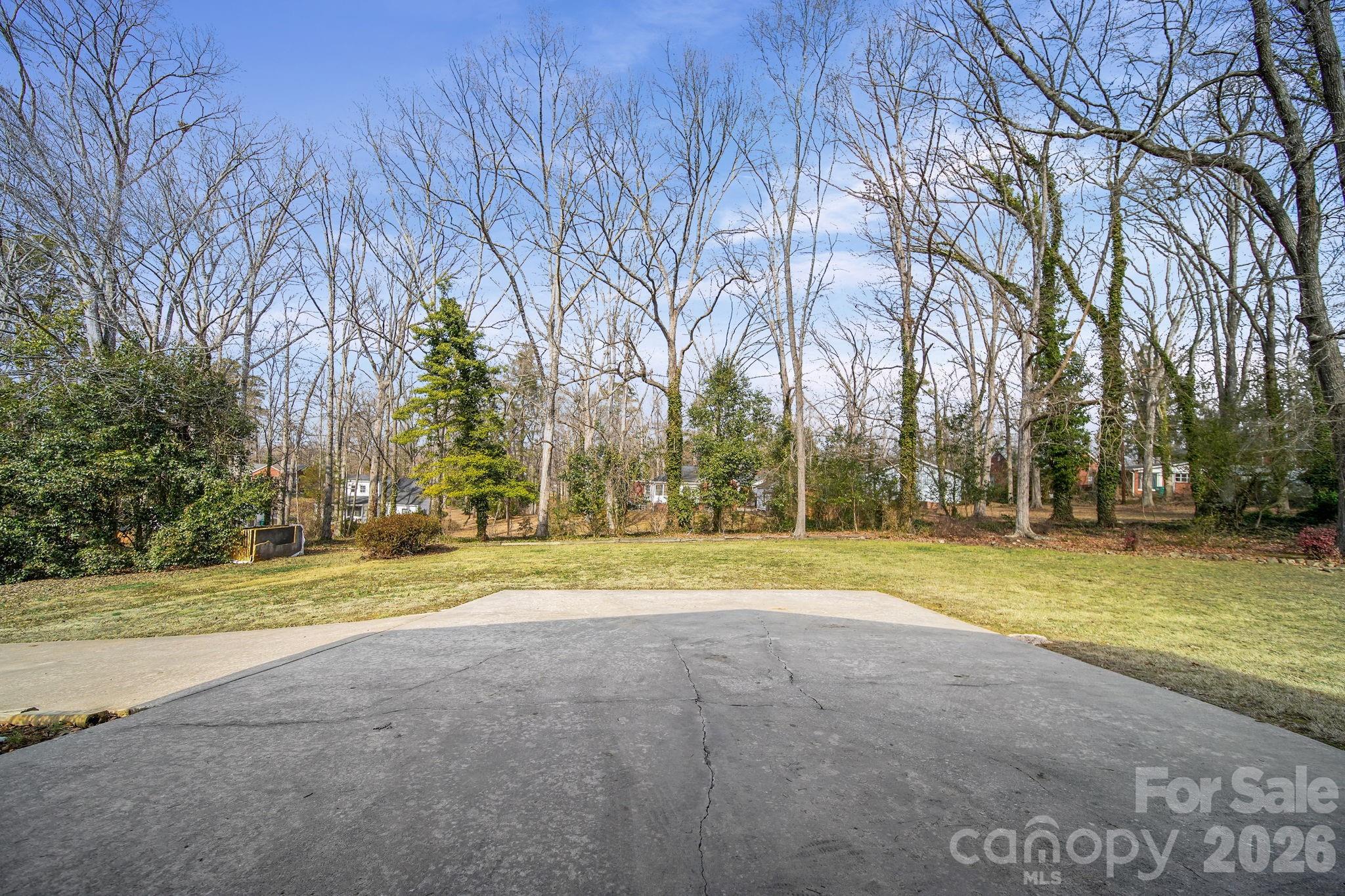 701 E Oakwood Avenue — Albemarle