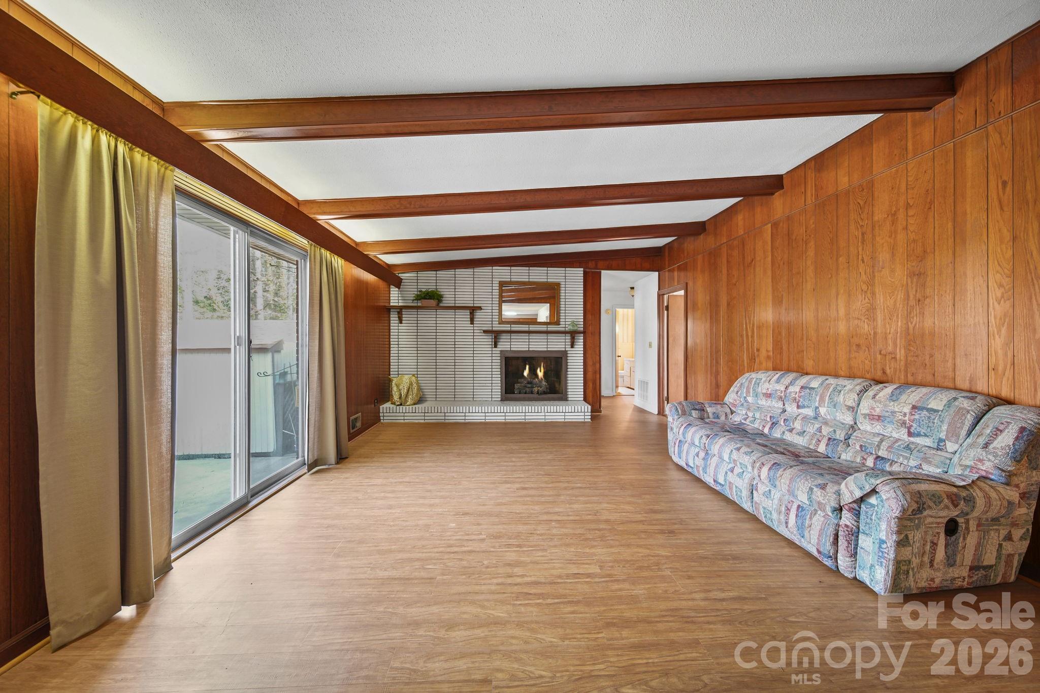 701 E Oakwood Avenue — Albemarle