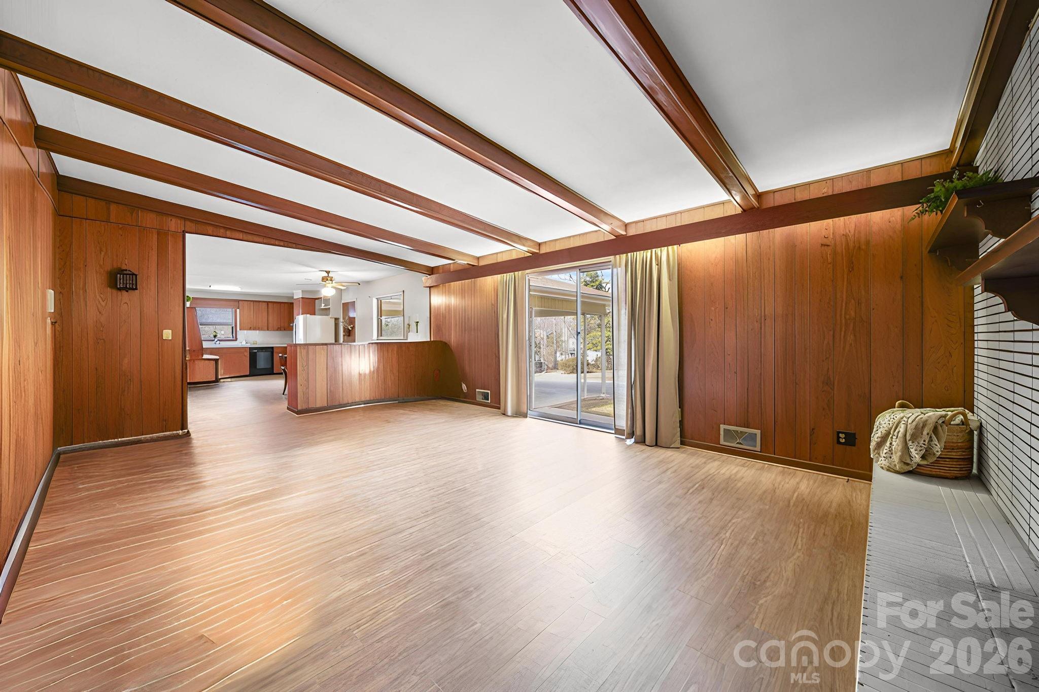 701 E Oakwood Avenue — Albemarle