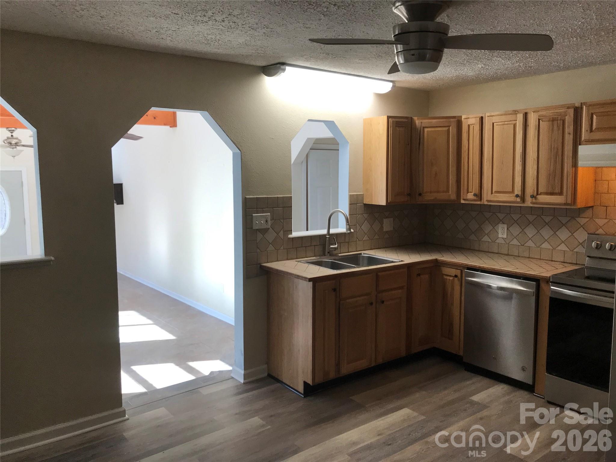 545 Avery Creek Road — Arden