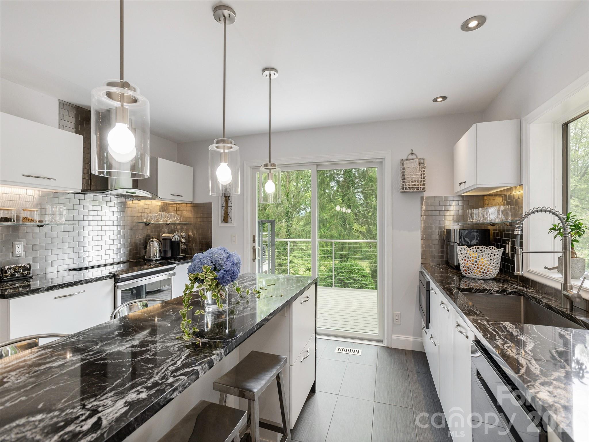 30 W Fairway Drive — Etowah