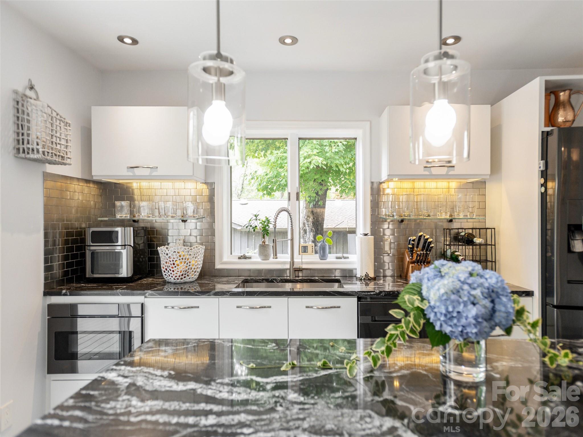30 W Fairway Drive — Etowah
