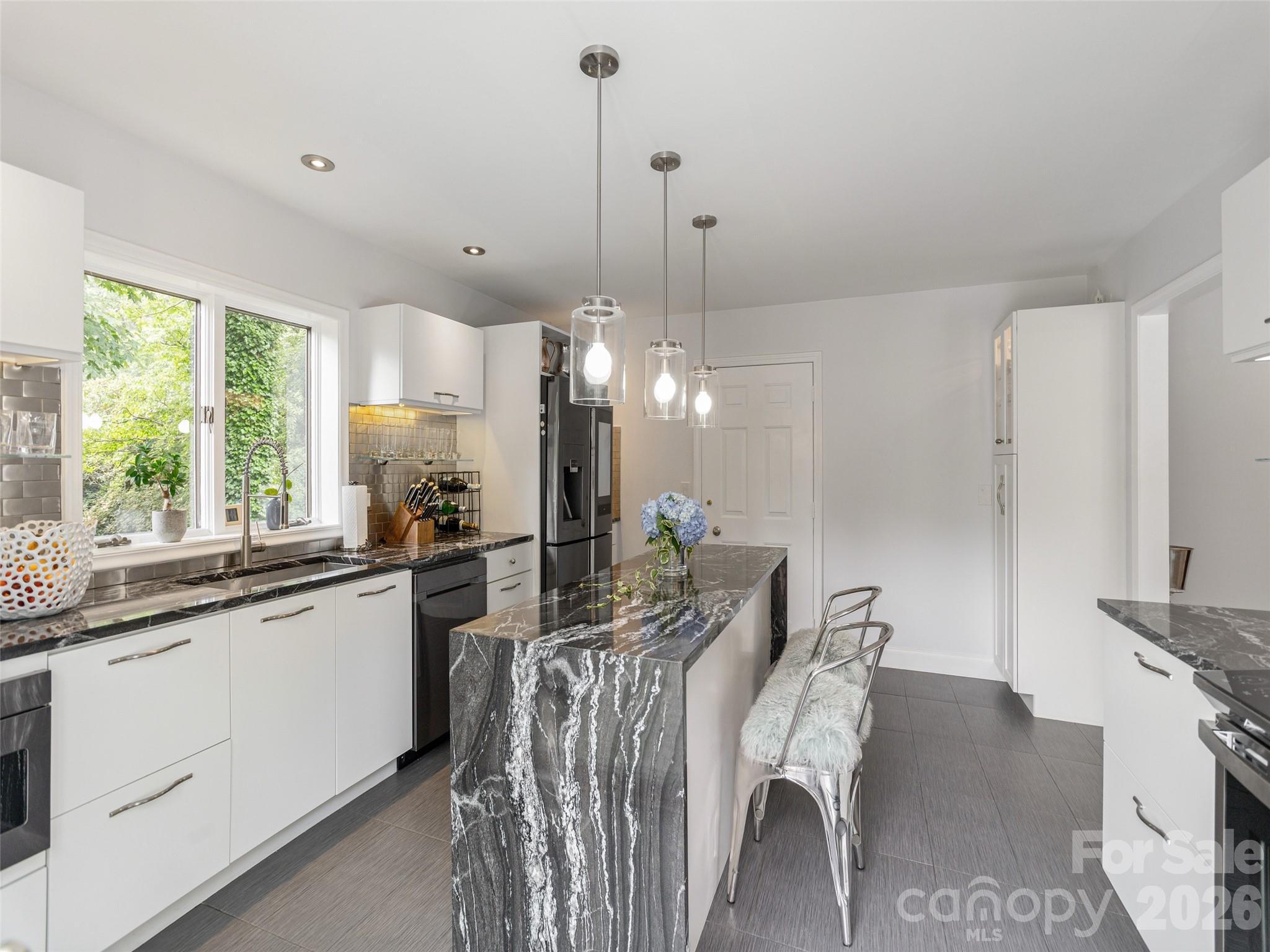 30 W Fairway Drive — Etowah