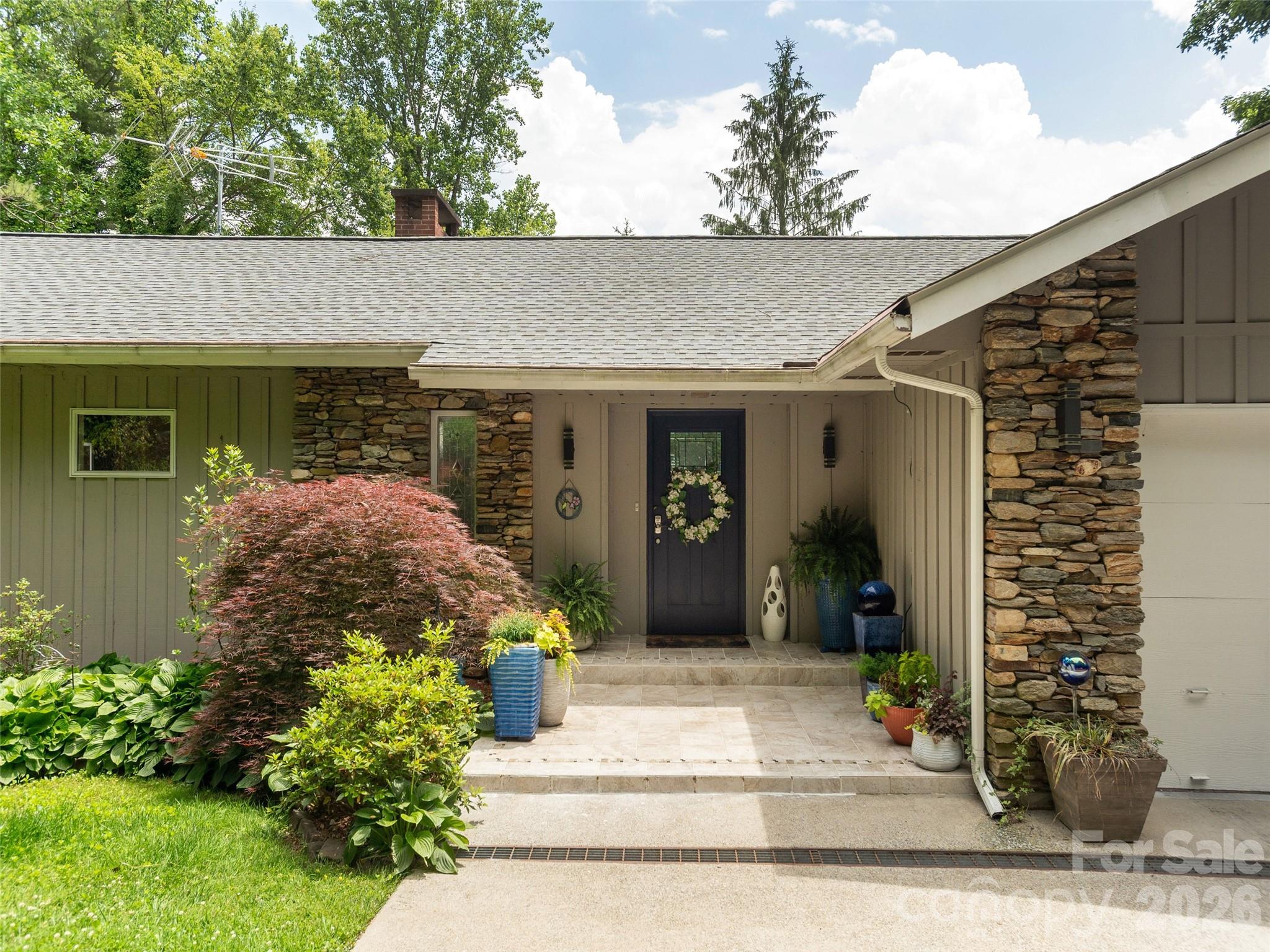 30 W Fairway Drive — Etowah