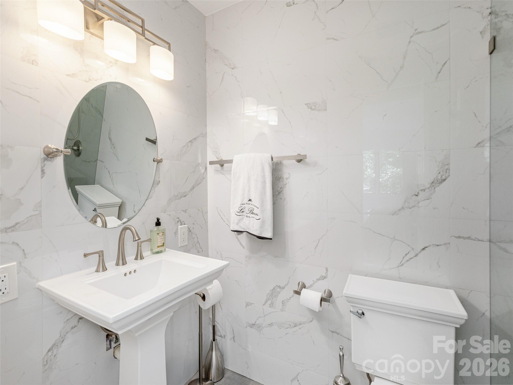 30 W Fairway Drive — Etowah