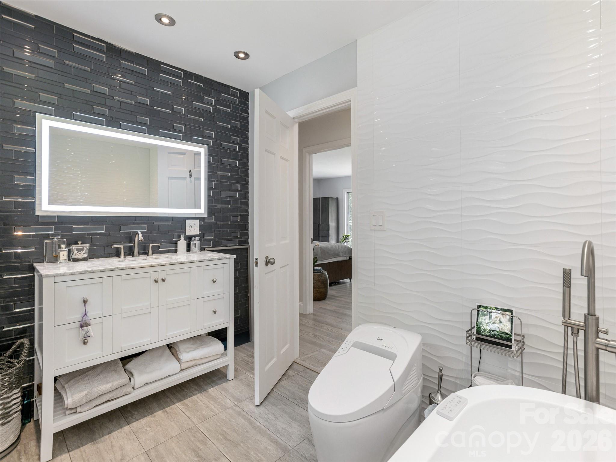 30 W Fairway Drive — Etowah