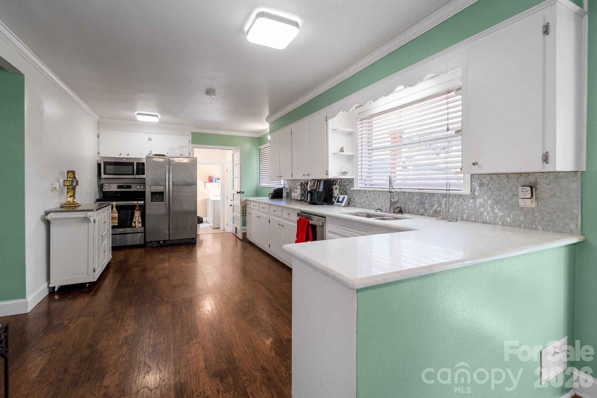 1099 S Potter Road — Lancaster