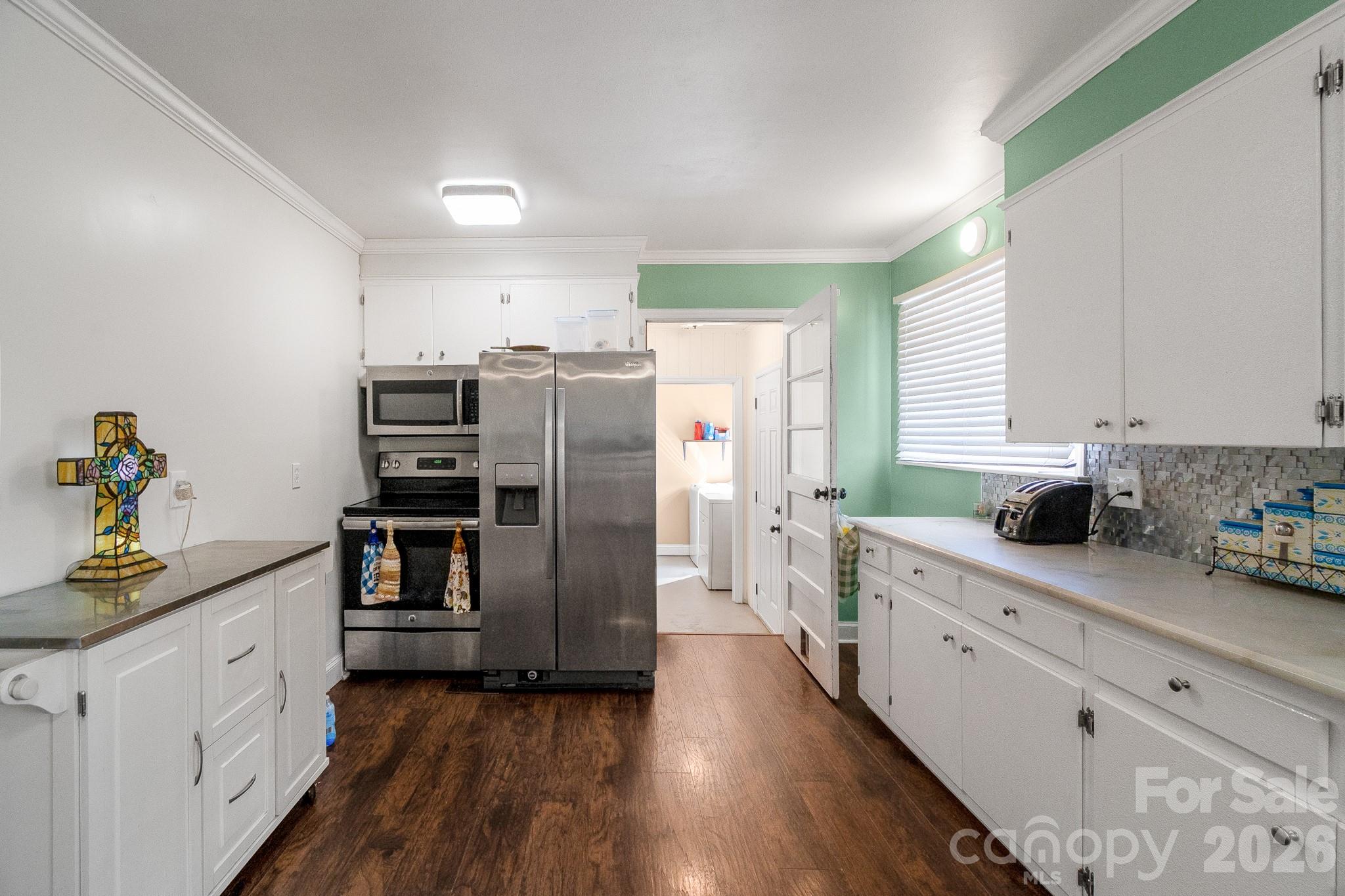 1099 S Potter Road — Lancaster