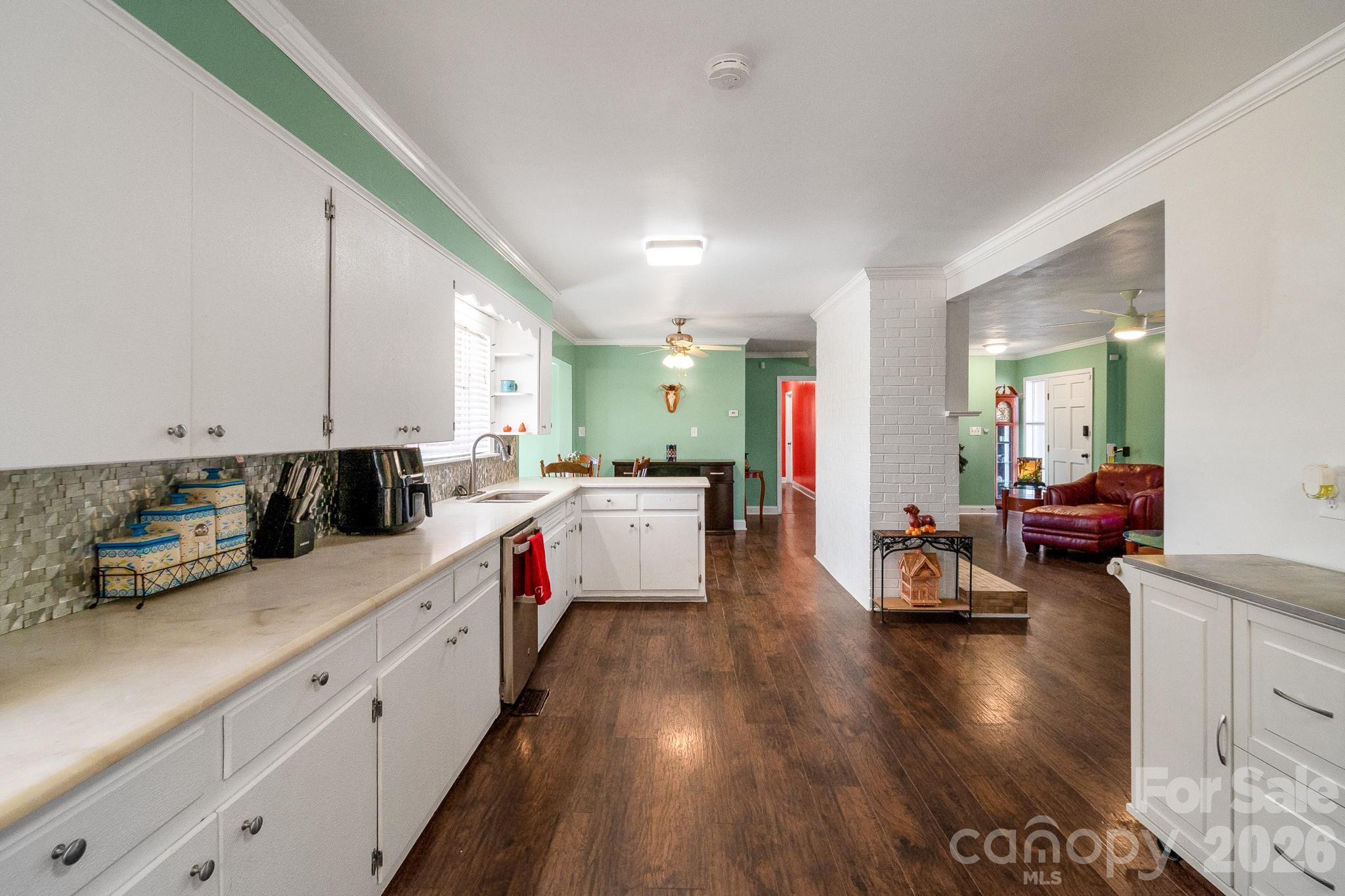 1099 S Potter Road — Lancaster