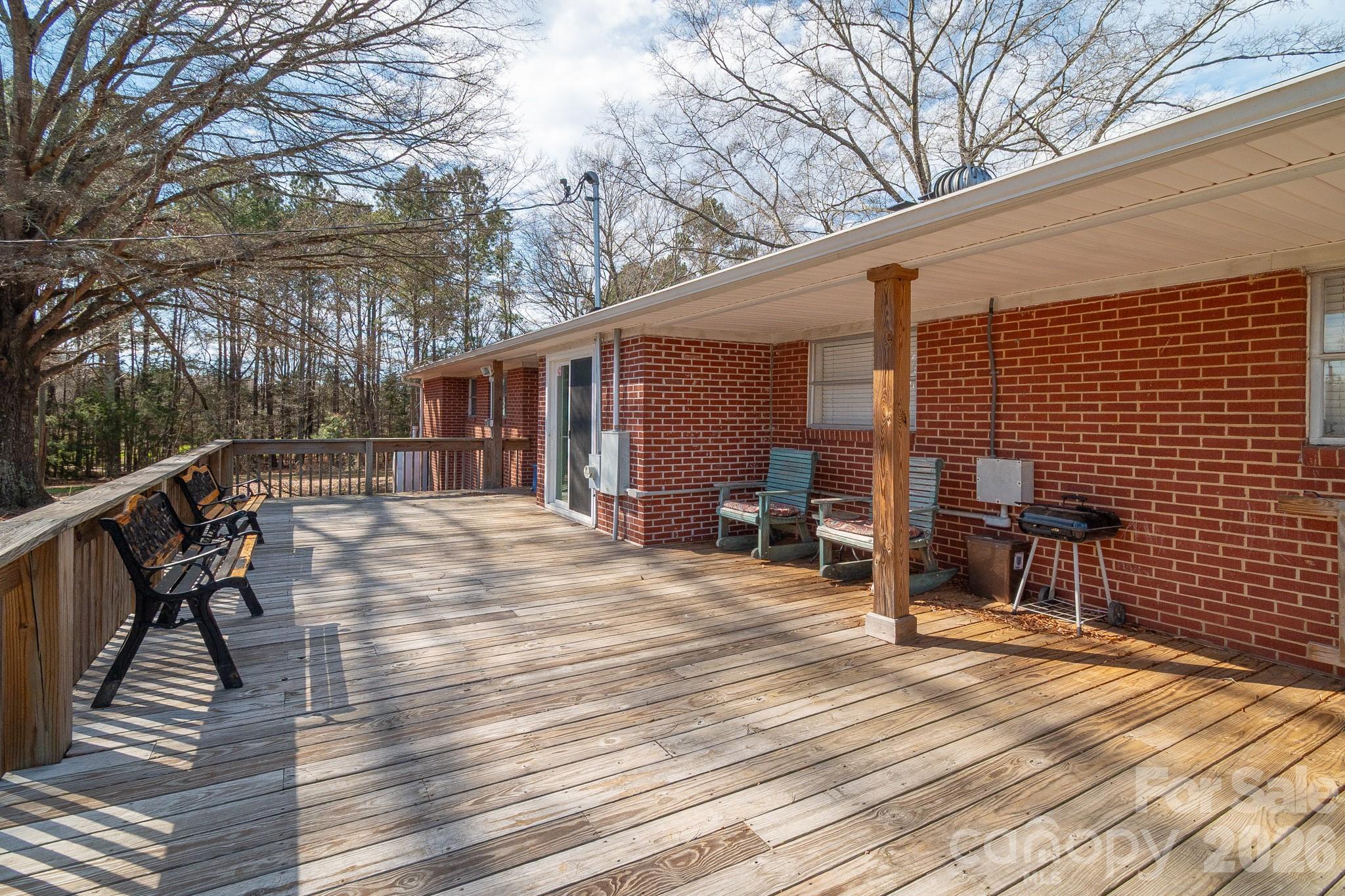 1099 S Potter Road — Lancaster