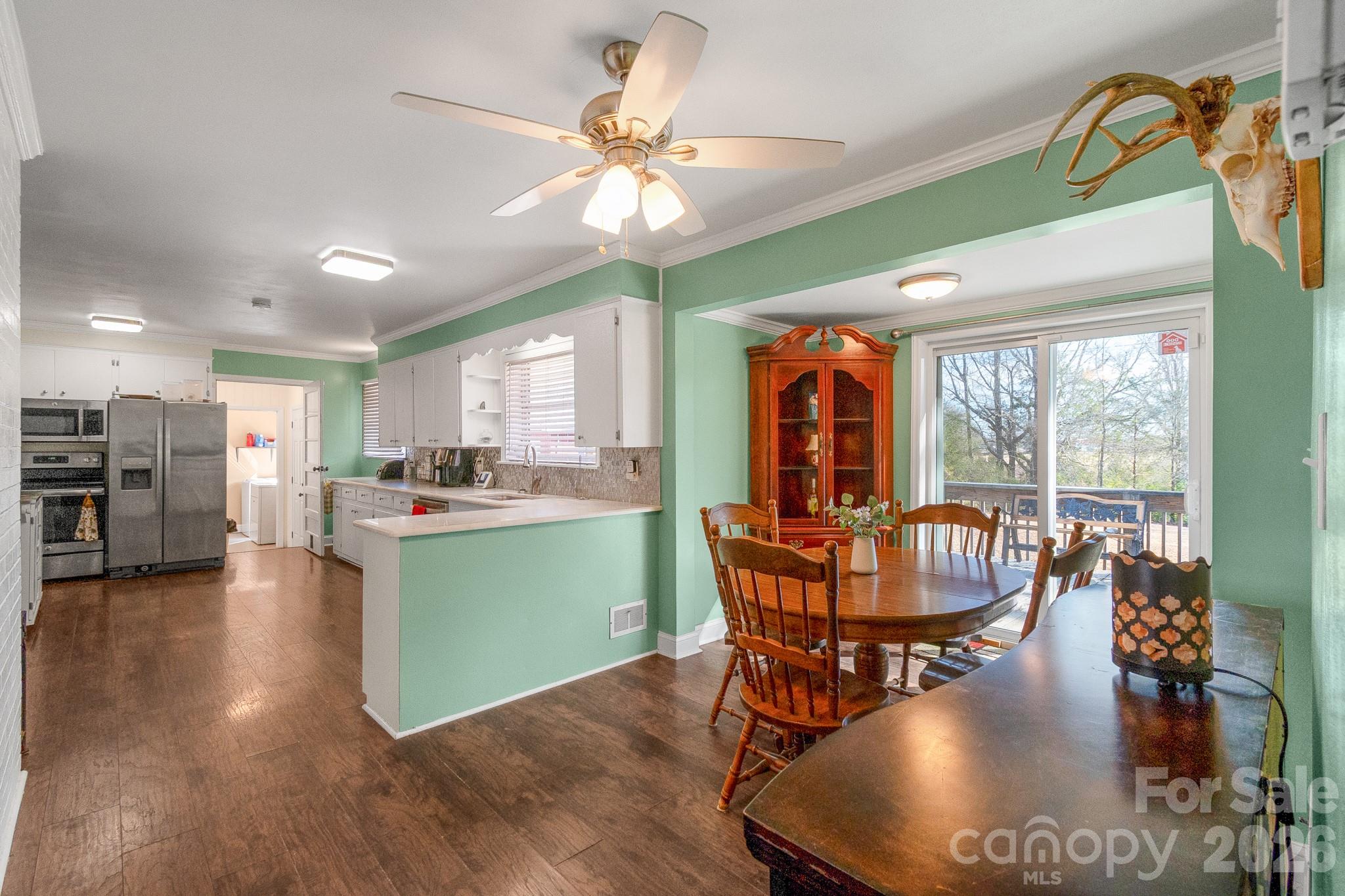 1099 S Potter Road — Lancaster