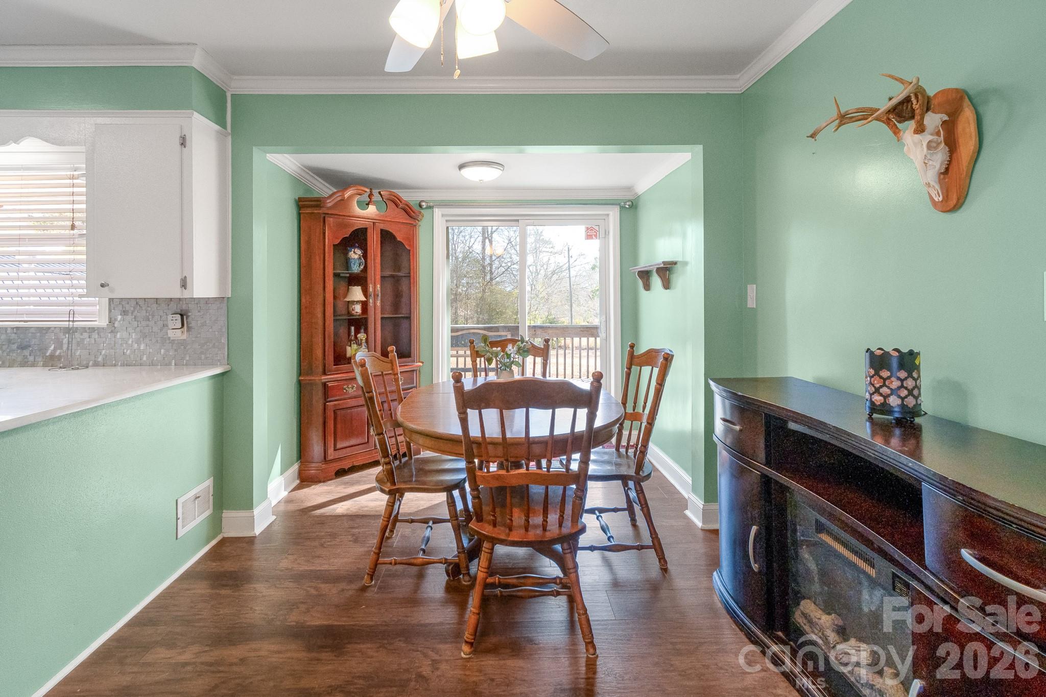 1099 S Potter Road — Lancaster
