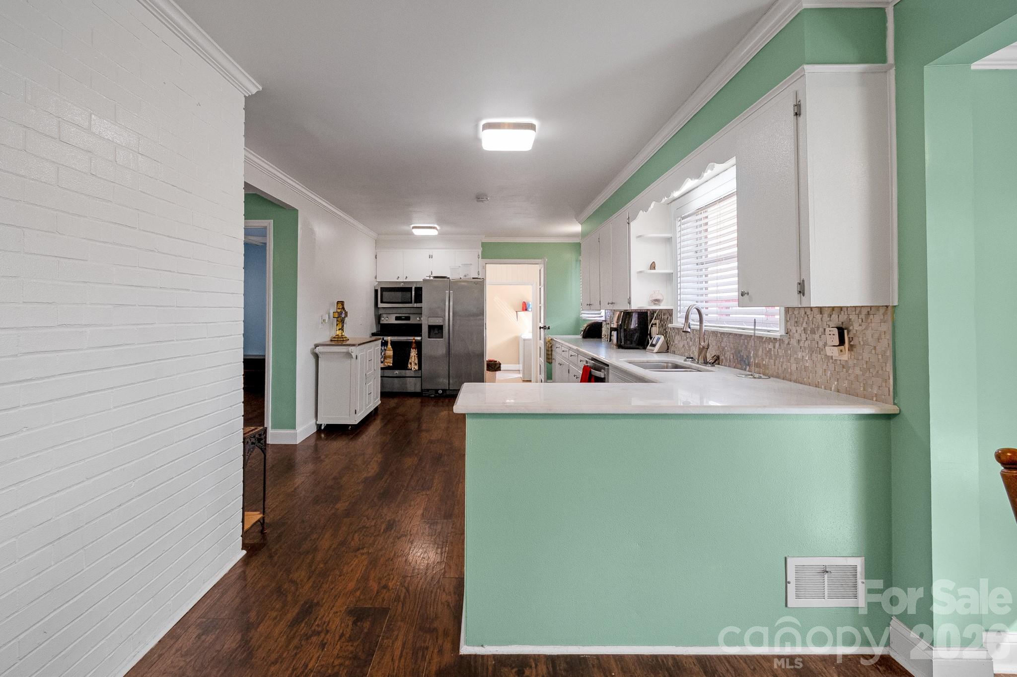 1099 S Potter Road — Lancaster