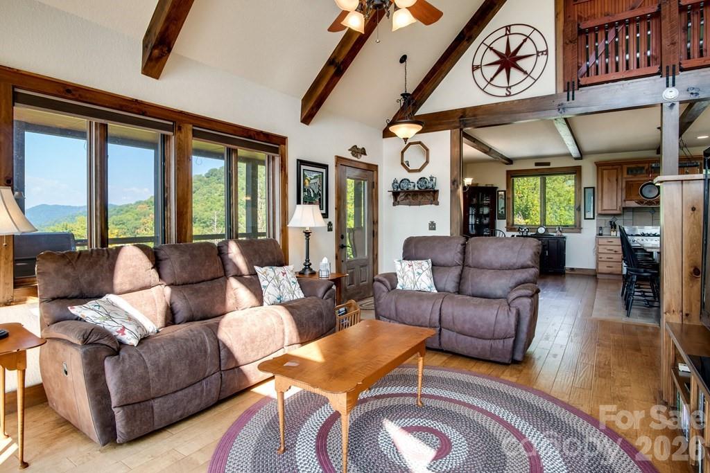 37 Jones Knob Road — Franklin